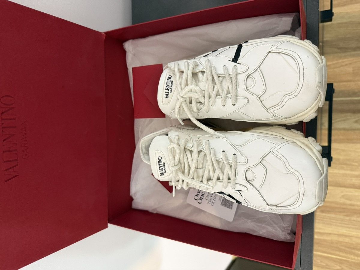 Valentino Valentino Garavani Size US 7.5 / EU 40-41 - 2 Thumbnail