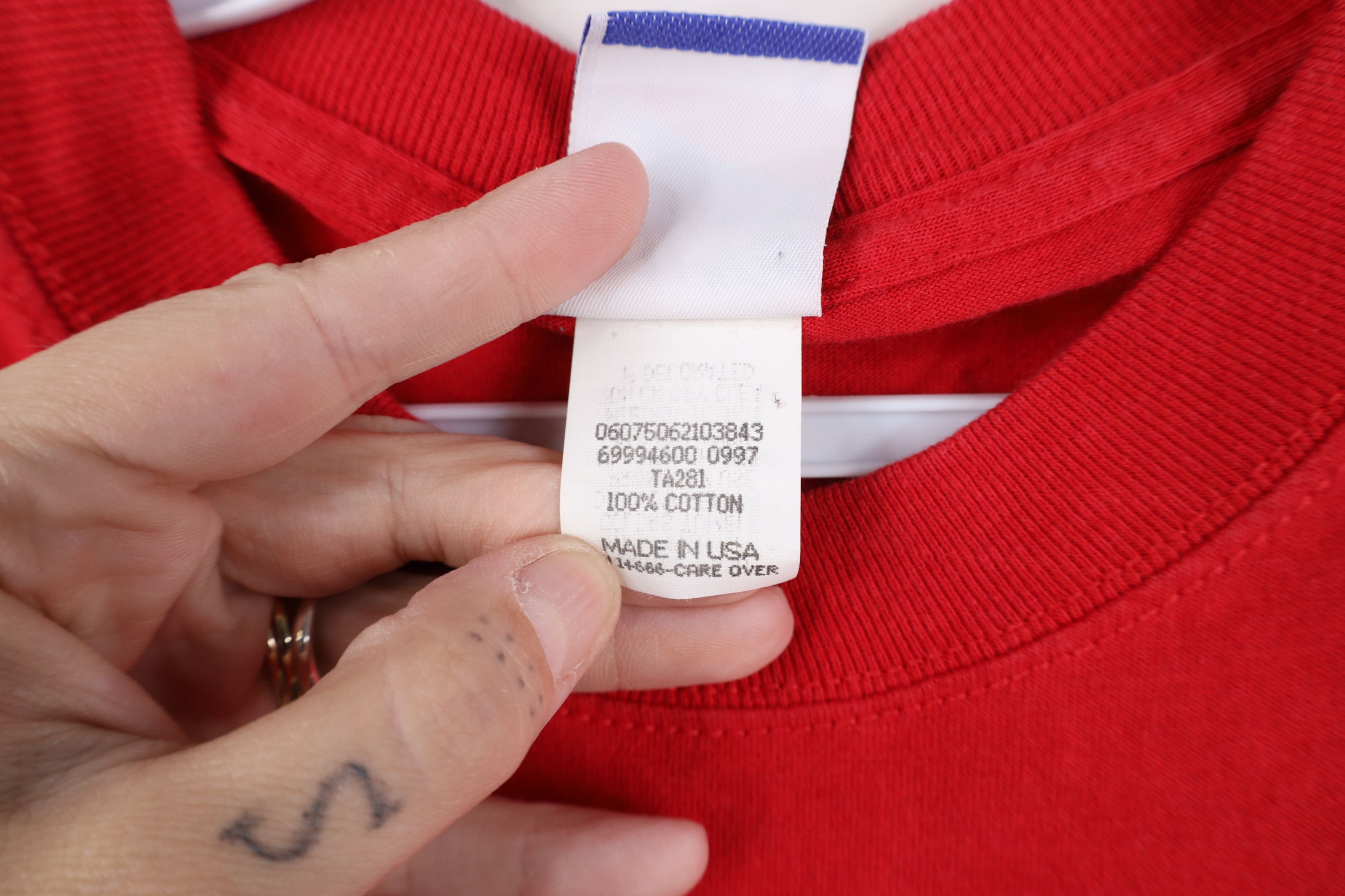 Vintage Vintage 90s Streetwear Heavyweight Cotton T-Shirt USA Red Size US S / EU 44-46 / 1 - 9 Thumbnail