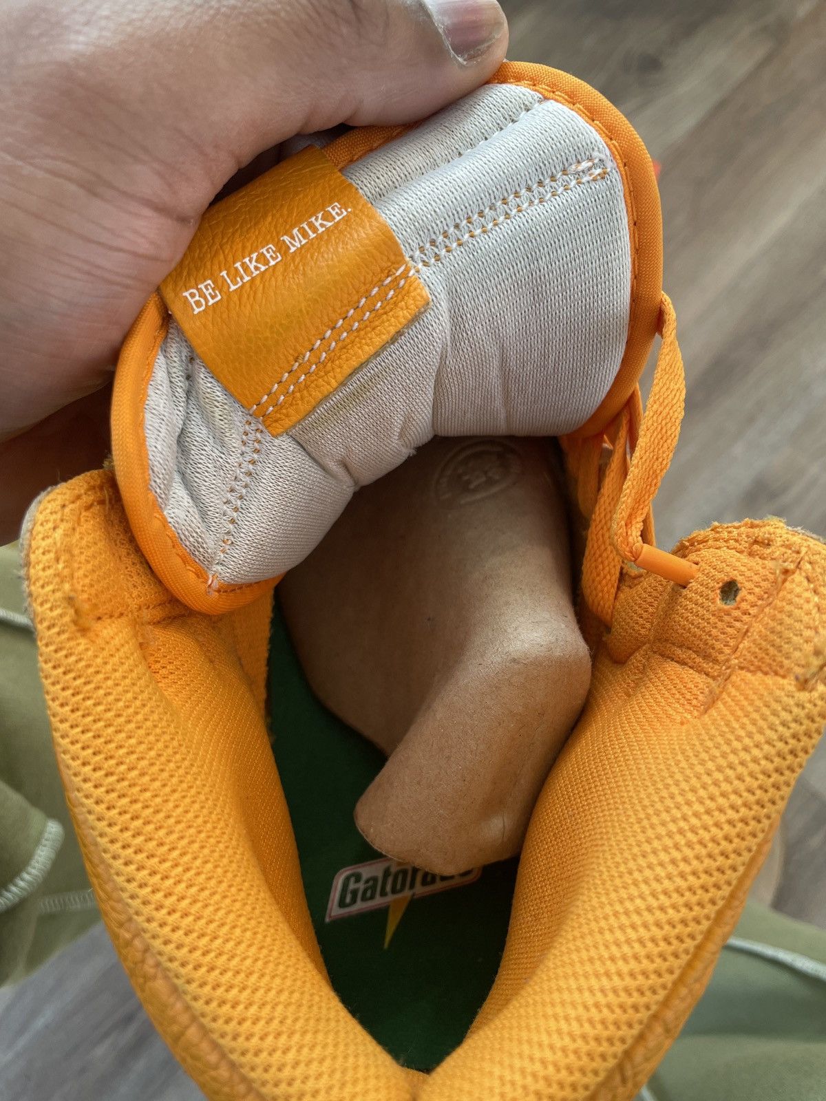 Jordan Brand × Nike Gatorade Orange Peel Jordan 1 Retro High Size US 11 / EU 44 - 11 Thumbnail