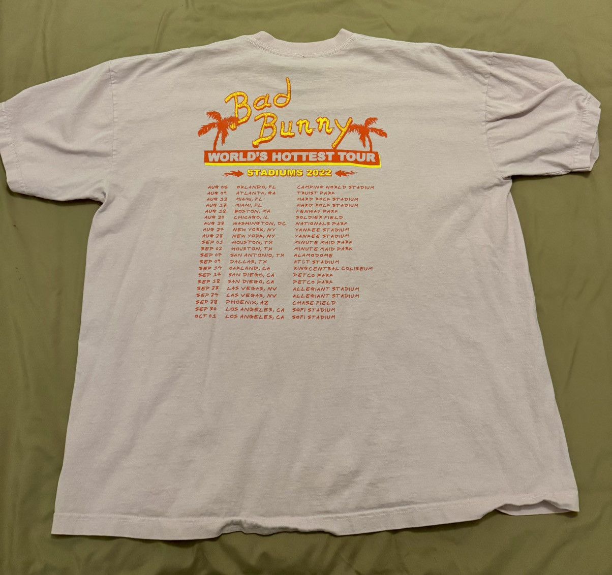 Other Bad Bunny Tour Tee Size US XXL / EU 58 / 5 - 2 Thumbnail