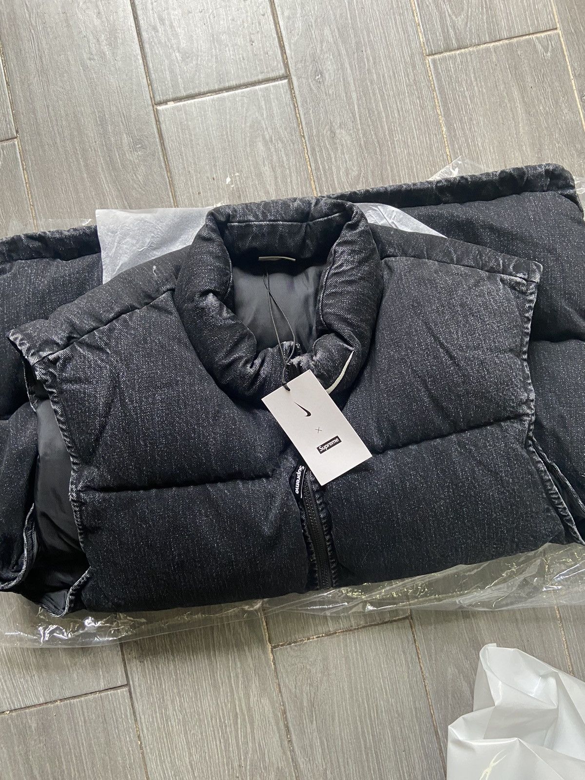 Nike × Supreme Supreme Nike Denim Puffer Vest size Large Black 