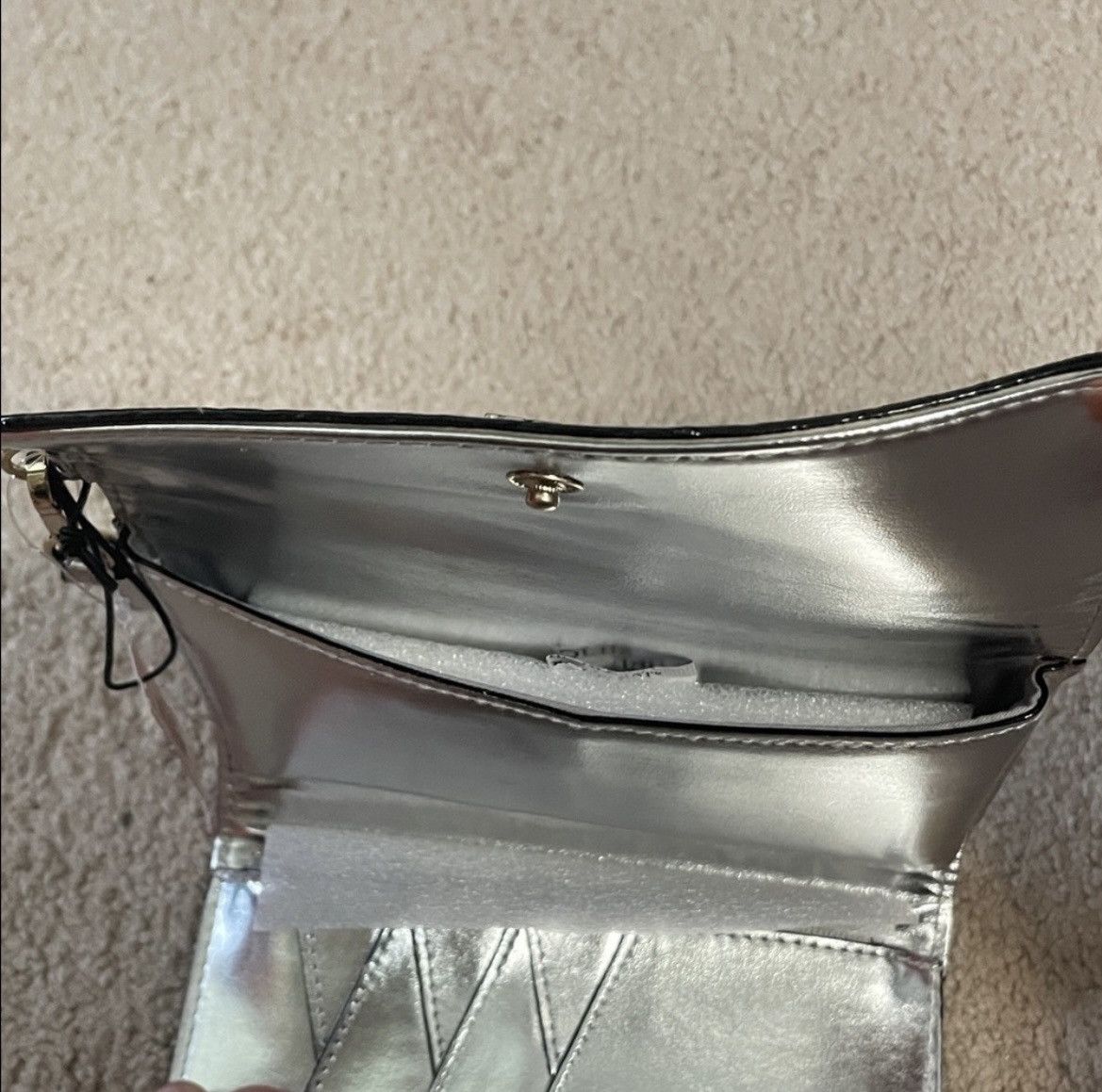 Victoria's Secret Victoria’s Secret Silver Snakeskin Patterned Wristlet Size ONE SIZE - 6 Thumbnail