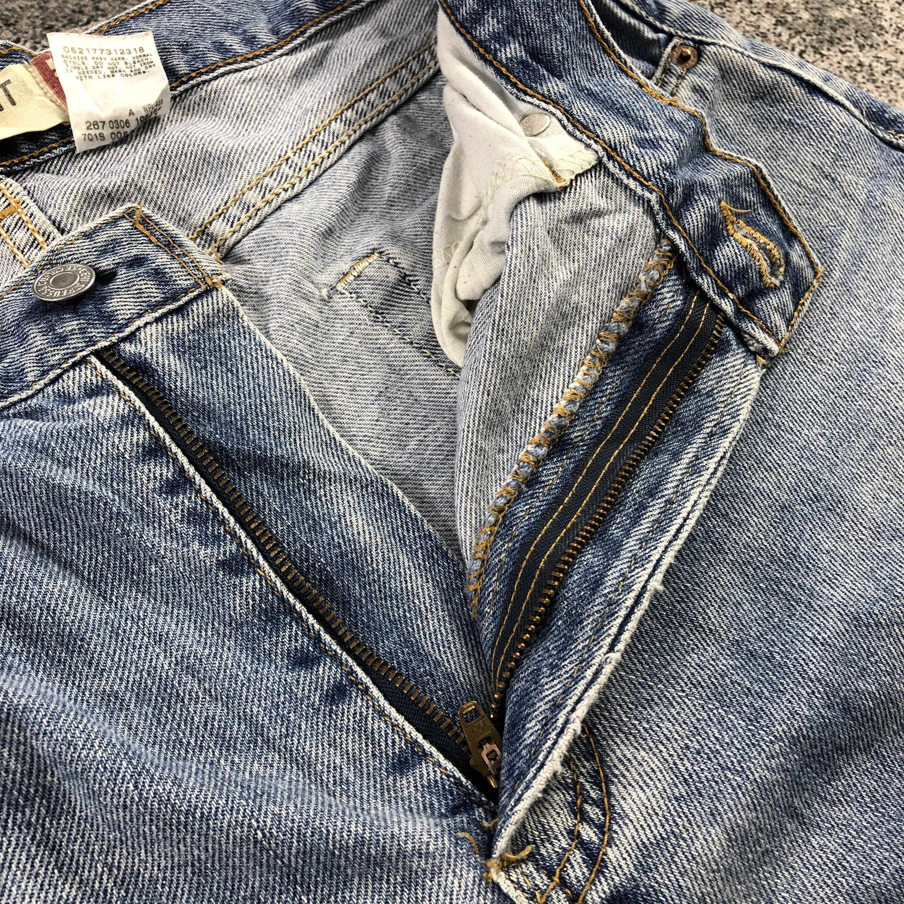 Levi's Vintage Levi's 550 Jeans Relaxed Fit Denim KJ1045 Size US 35 - 11 Thumbnail