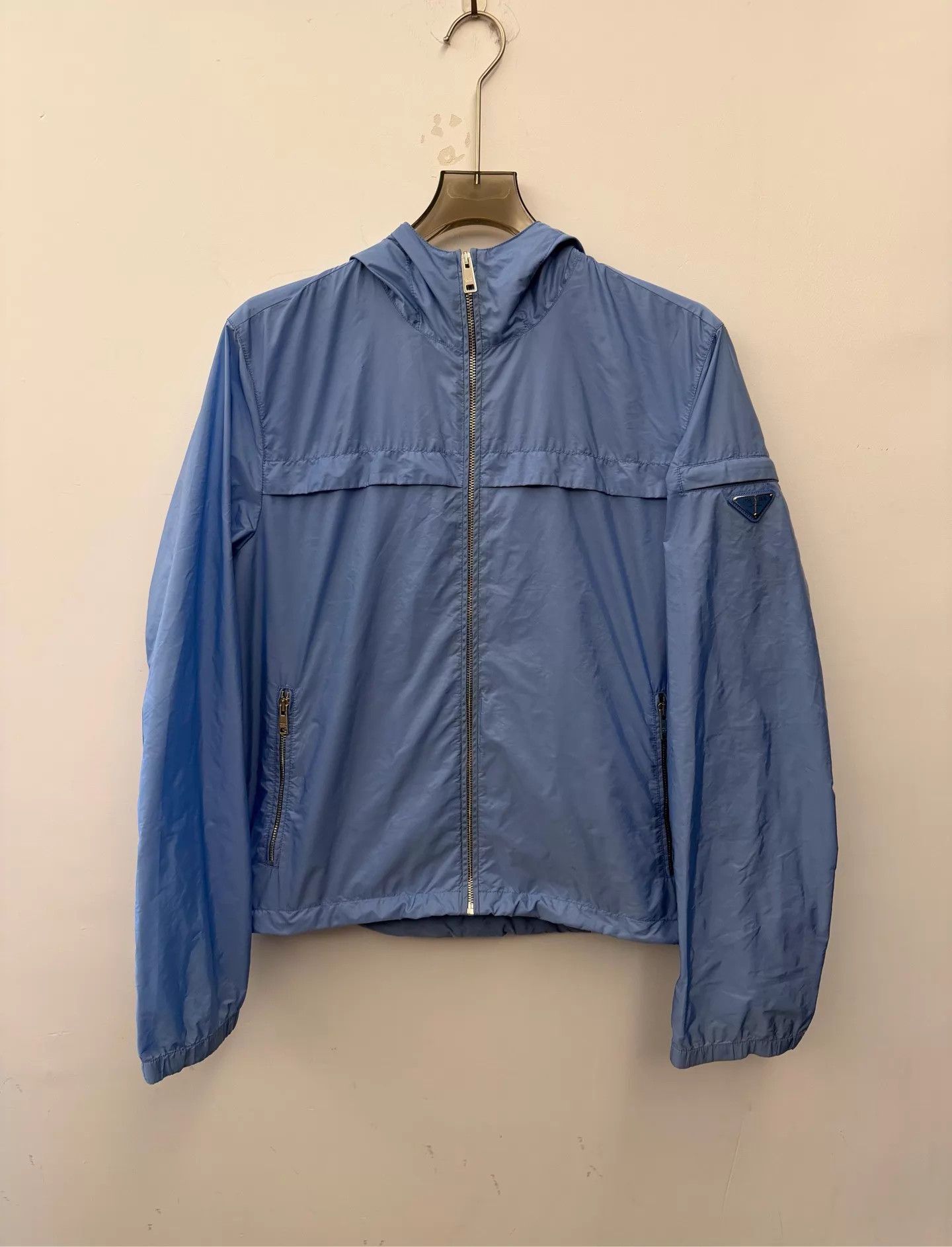 Prada Prada Men's Hooded Tri Logo 50 Near New Windbreaker Size US M / EU 48-50 / 2 - 1 Thumbnail