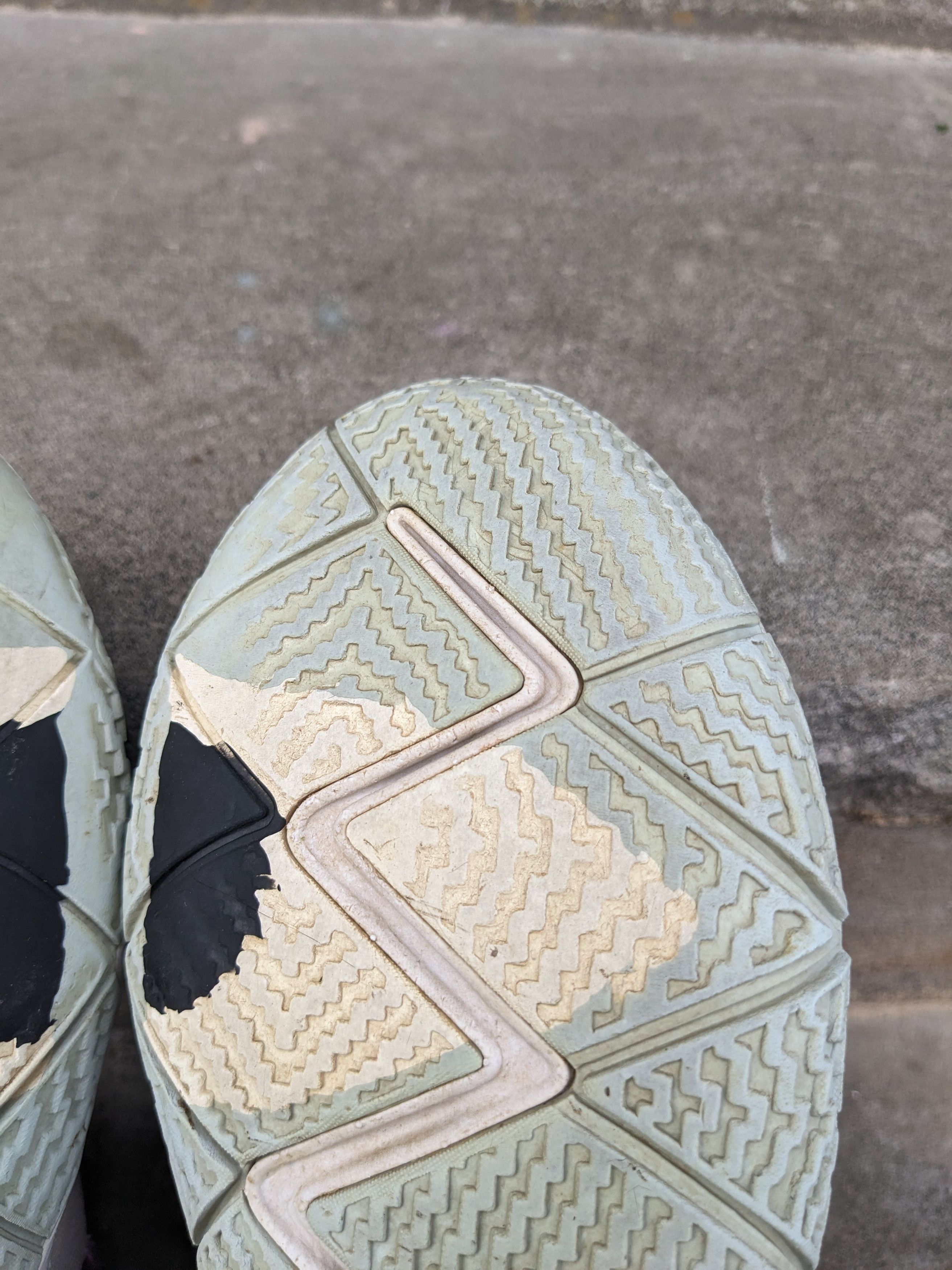 Designer × Nike Kyrie Sneakers Spongebob S2 CV0097-900 Kybrid 5 Youth 4.5Y Size US 5 / EU 37 - 8 Thumbnail