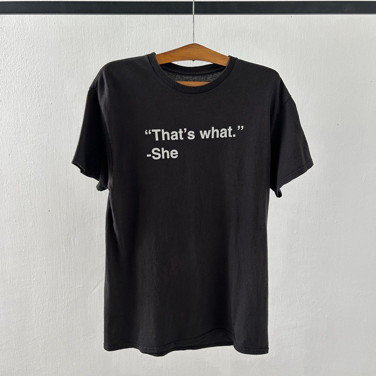 Vintage 1990s Wording Tee - That’s What She Size US M / EU 48-50 / 2 - 3 Thumbnail