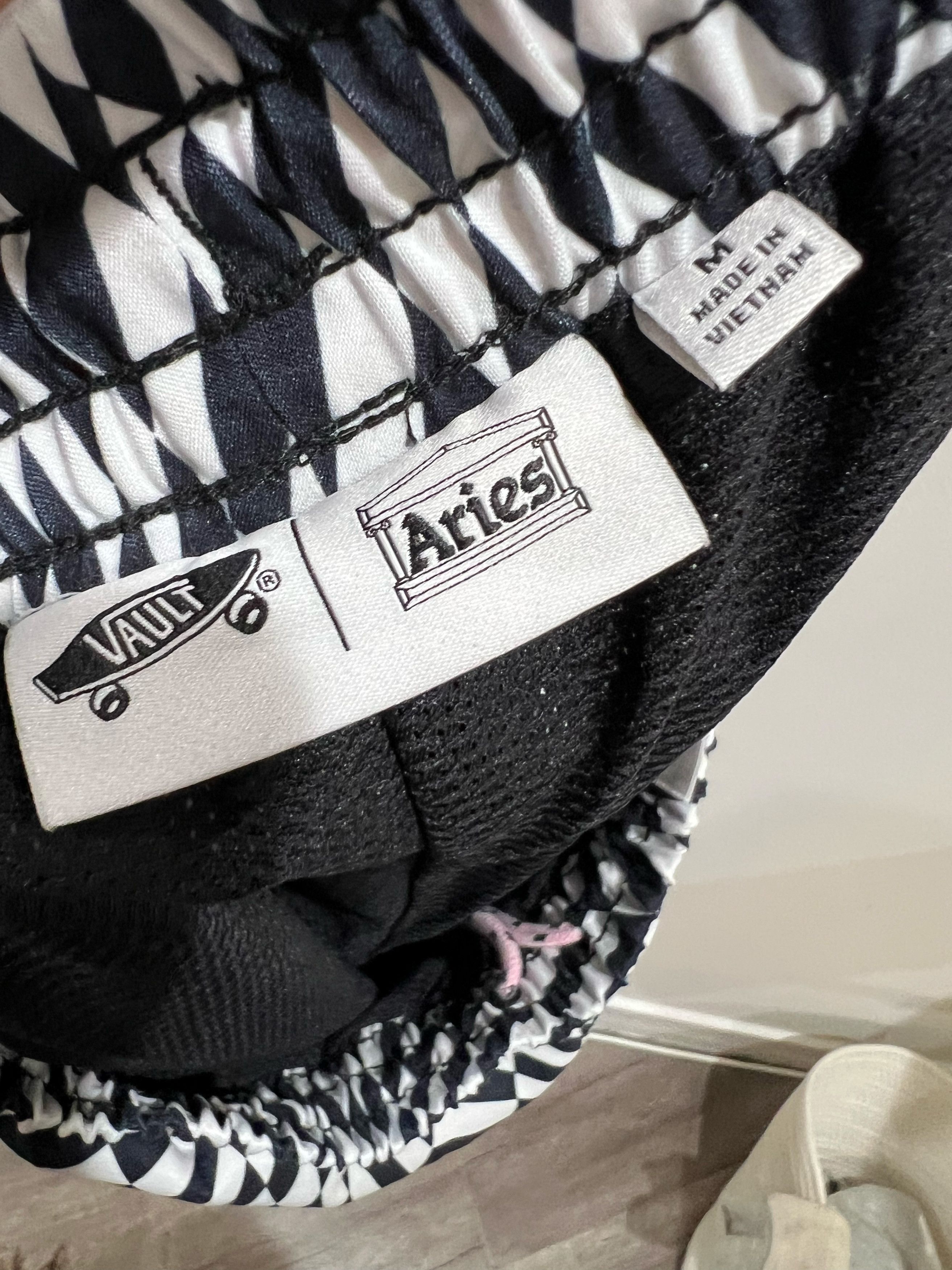 Aries × Vans Vans Vault x ARIES - Matching Button Up and Shorts Size US M / EU 48-50 / 2 - 10 Thumbnail