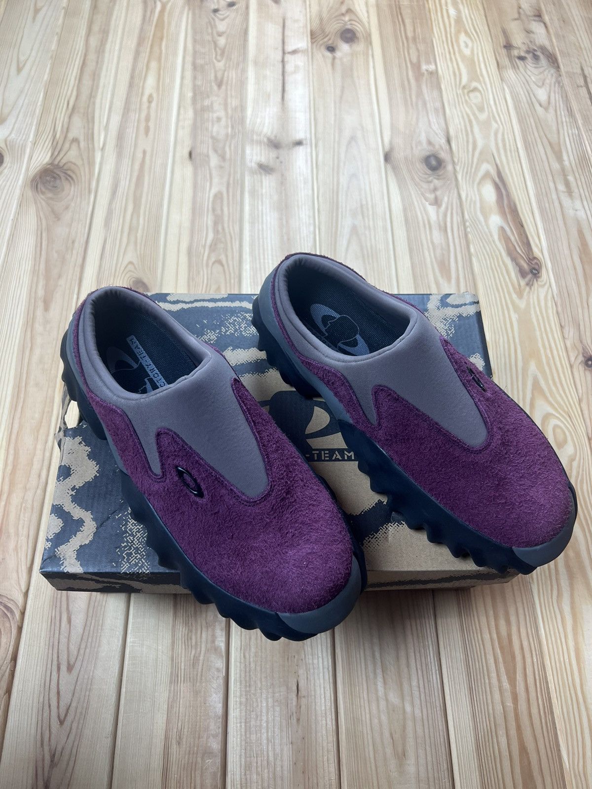 New Oakley x Brain Dead Suede Chop Saw Muie