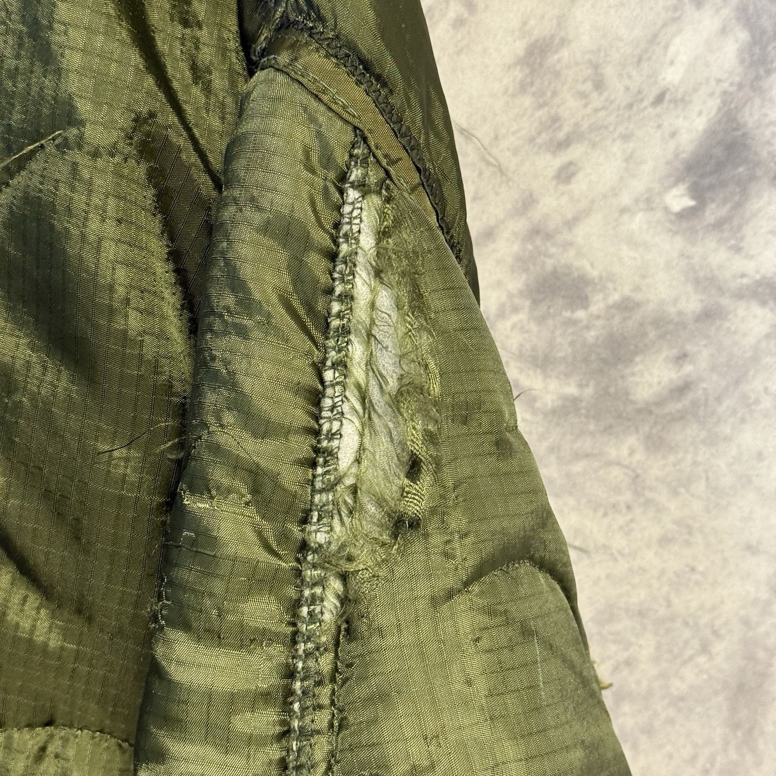 Vintage US Military Liner Mens XL Green Quilted Cold Weather Size US XL / EU 56 / 4 - 3 Thumbnail