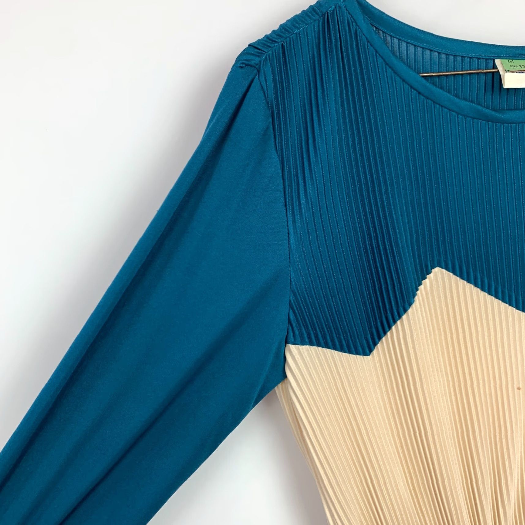 Vintage VINTAGE Union Made 70s Pleated Chevron Fit & Flare Evening Dress Size 13 Cream Teal Size XL / US 12-14 / IT 48-50 - 3 Thumbnail