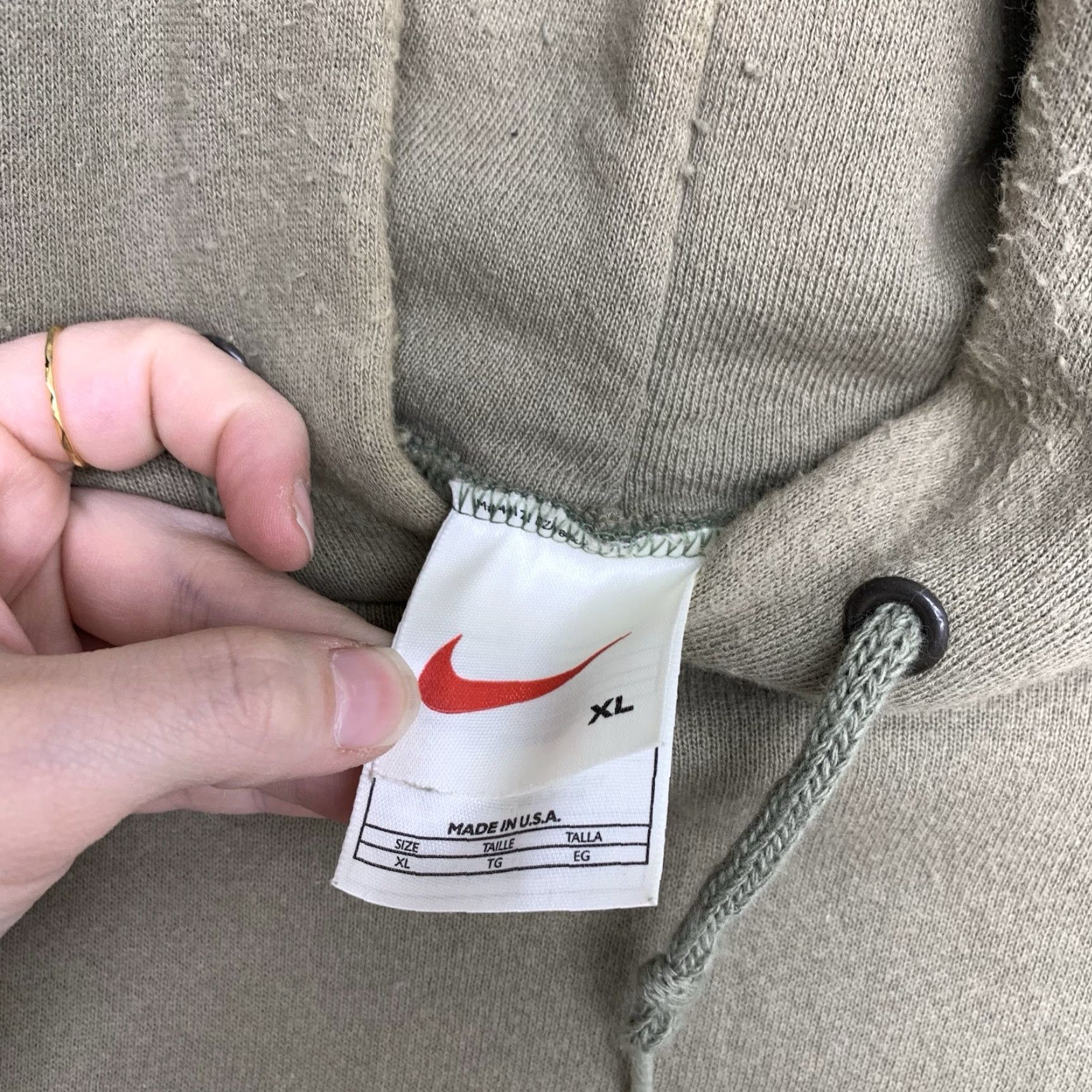 Nike VINTAGE Nike Olive Green Hoodie Mens XL Center Swoosh Faded Baggy 90s Y2K Sportswear Pullover Sweatshirt Hoodie Mens XL Green Nike Sportswear 90s Size US XL / EU 56 / 4 - 6 Thumbnail