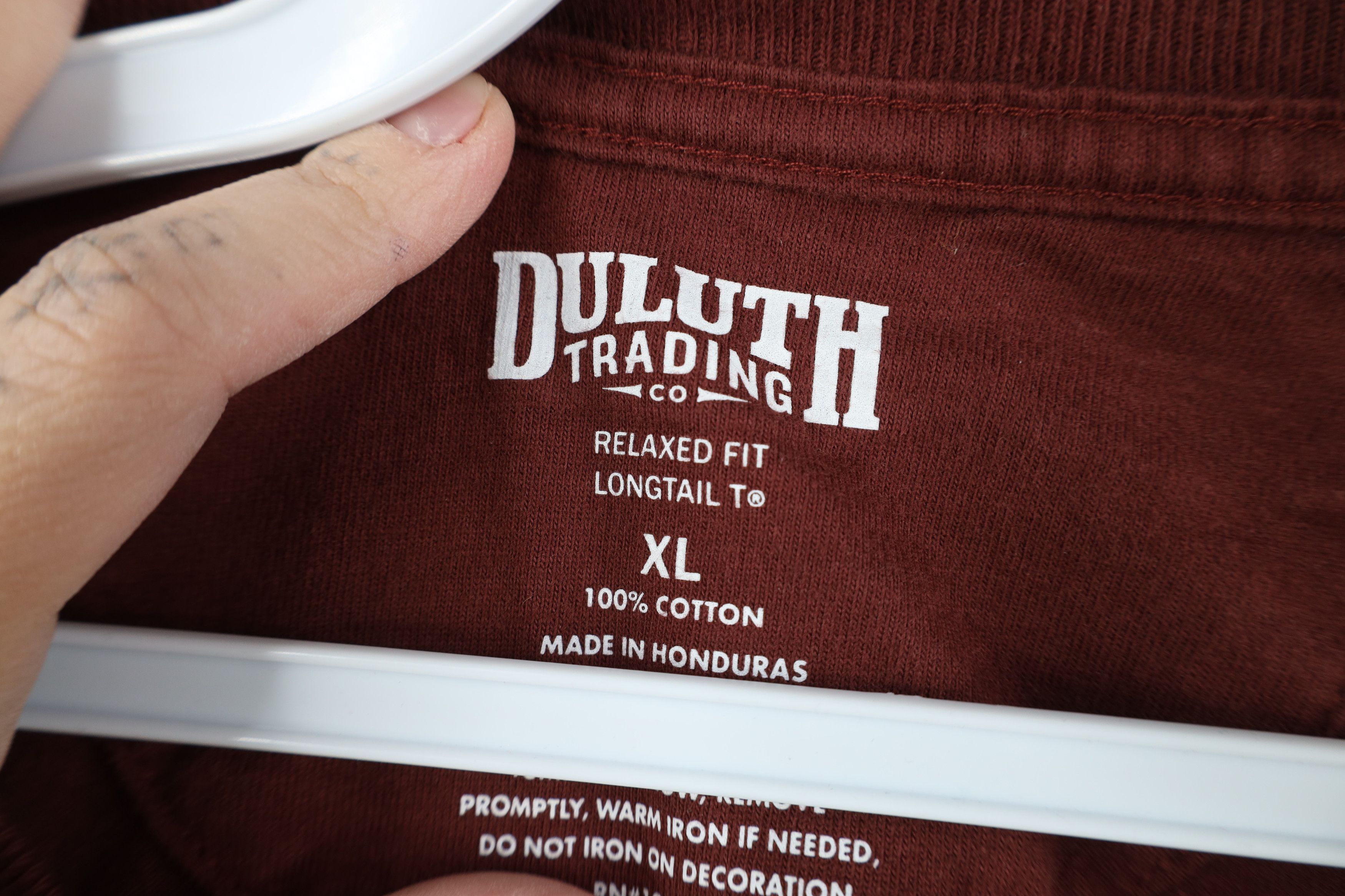 Duluth Trading Company Duluth Trading Co Relaxed Longtail T Beaver T-Shirt Maroon Size US XL / EU 56 / 4 - 8 Thumbnail