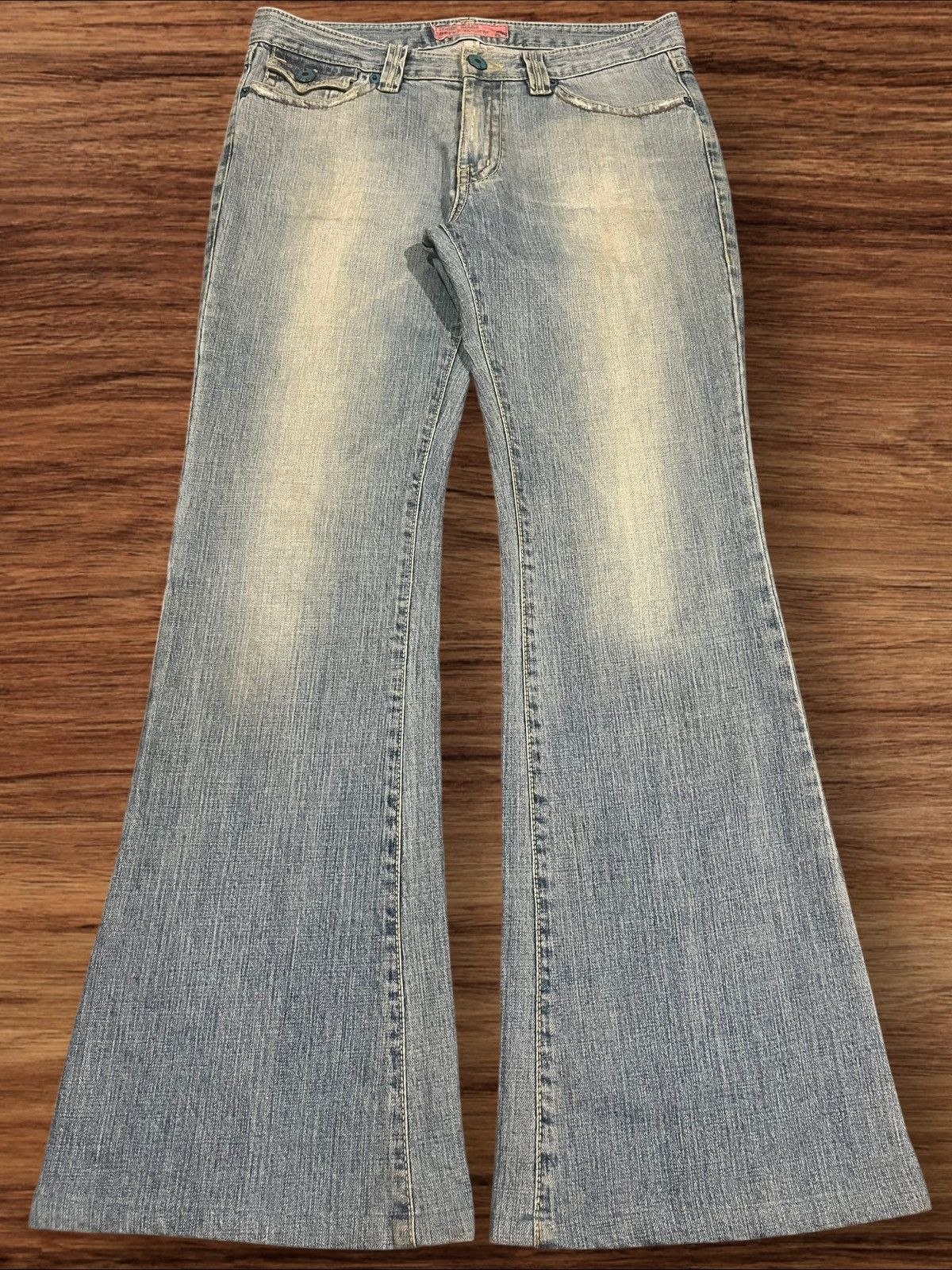 Japanese Brand Vintage Japanese Brand Leavs Strawberry Blue Wash Flare Jean Size US 30 / EU 46 - 1 Thumbnail