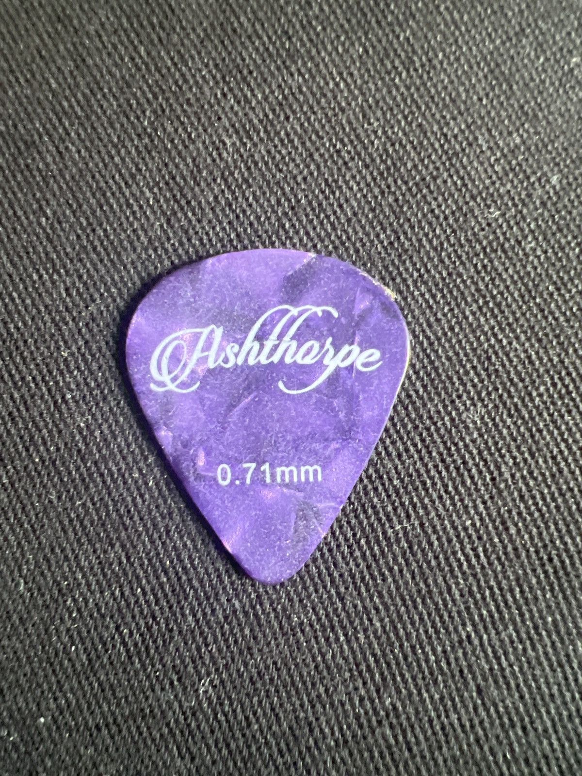 Hypebeast Ashthorpe 0.71mm Guitar Pick Size ONE SIZE - 1 Thumbnail