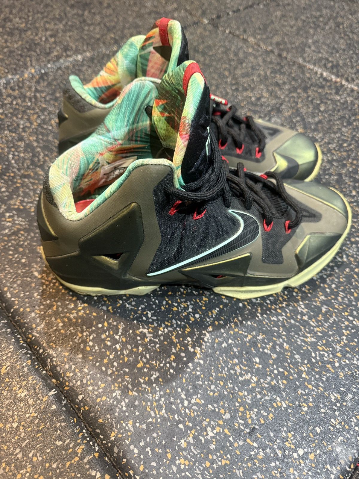 Nike Lebron 11 Kings Pride Size 9 Size US 9 / EU 42 - 2 Thumbnail