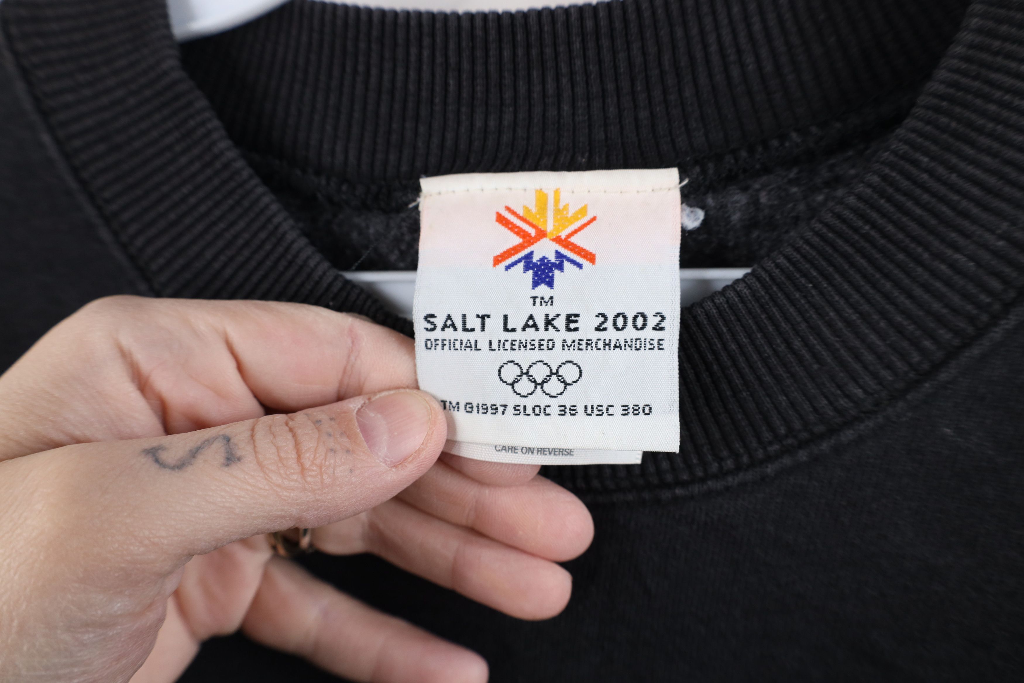 Vintage Vintage Y2K Spell 2002 Winter Olympics Salt Lake Sweatshirt Size US L / EU 52-54 / 3 - 8 Thumbnail