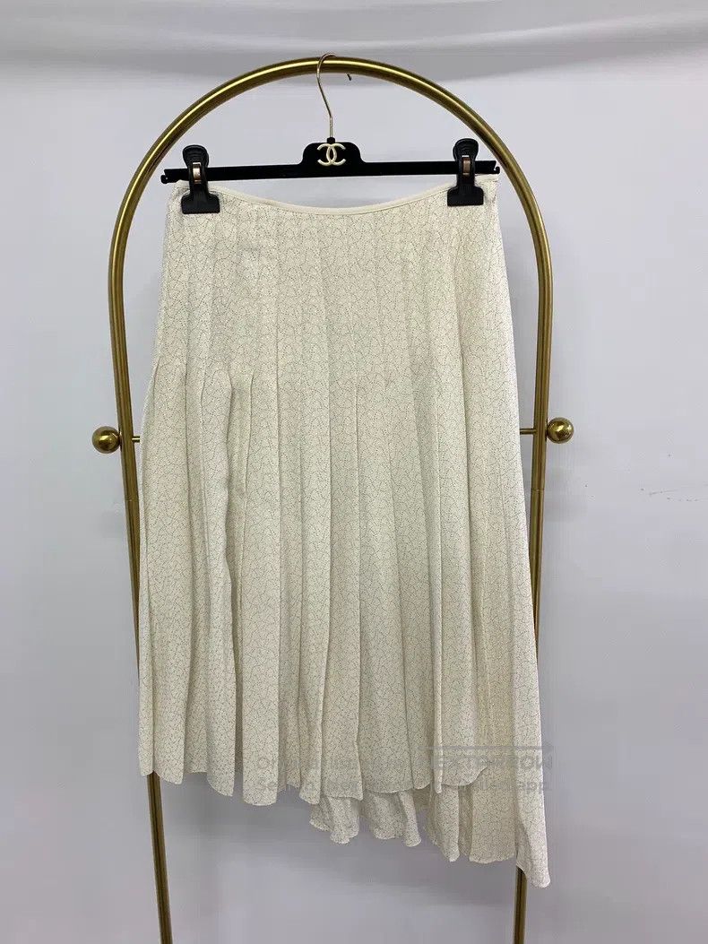 Fendi Fendi White print silk shirt and skirt set Size XS / US 0-2 / IT 36-38 - 4 Thumbnail