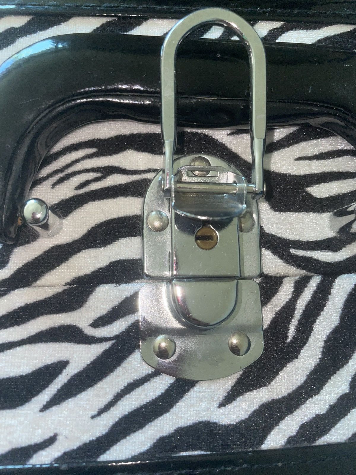 Vintage Caboodles 2013 Zebra Rockstar Train Case Size ONE SIZE - 12 Thumbnail