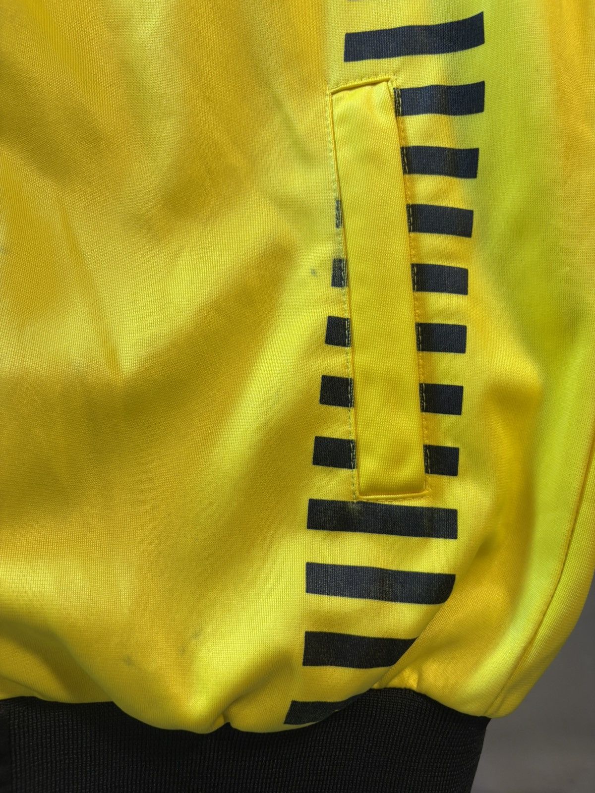 Nike Vintage Y2K Malaysia Football Tracksuit Size US L / EU 52-54 / 3 - 16 Thumbnail