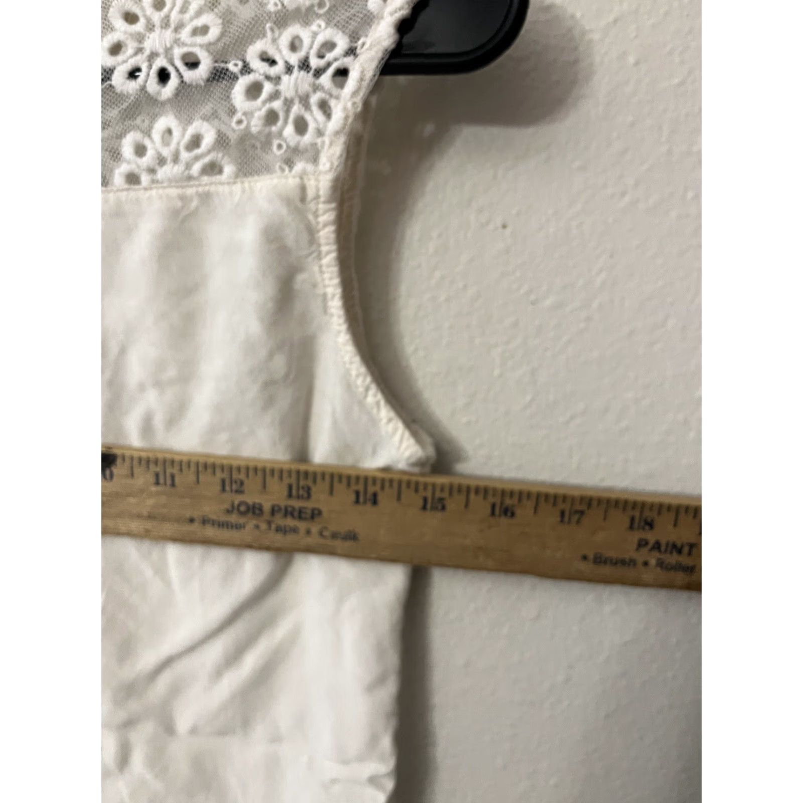 Vintage Solitaire Wm’s Sleeveless Ivory Embroidered Boho Front/Solid Back Blouse Small Size S / US 4 / IT 40 - 4 Thumbnail