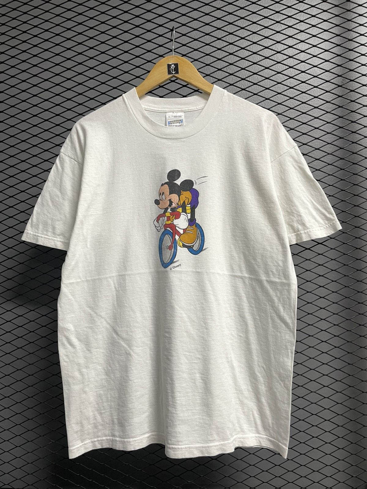 Vintage 90s Rare Disney Micky Mouse T-Shirt.