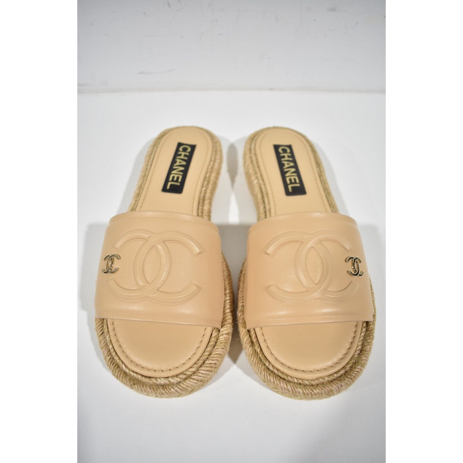 Chanel Chanel 23C Beige Lambskin Leather CC Logo Slide Sandal Size US 7 / IT 37 - 3 Thumbnail