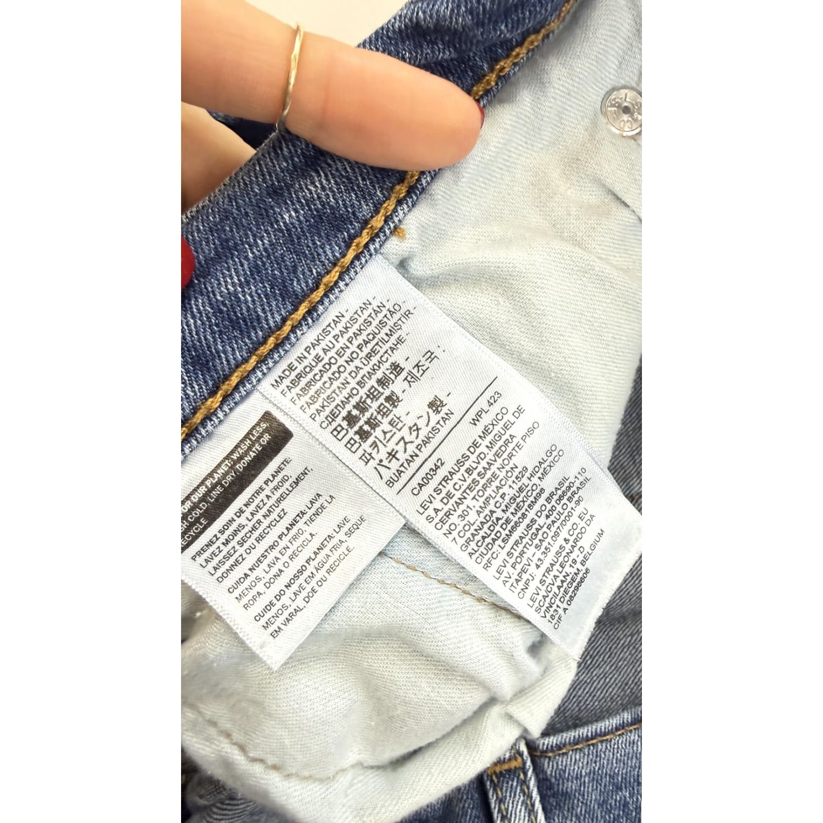 Levi's Levi's 505 Jeans Mens 38x30 Blue Denim Straight Leg Stretch Zip Fly Medium Wash Jeans Mens 38x30 Blue Denim Straight Leg Stretch Zip Fly Medium Wash Size US 38 / EU 54 - 3 Thumbnail