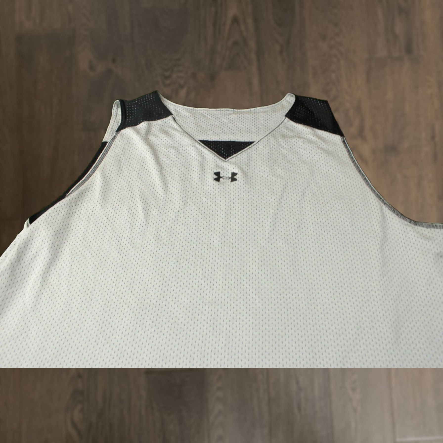 Under Armour UNDER ARMOUR Men Vest Shirt Double-Sided Training Base Layer 2017 XXXL White and Black CrossFit Short Sleeve 100% Polyester Size US XXL / EU 58 / 5 - 1 Thumbnail