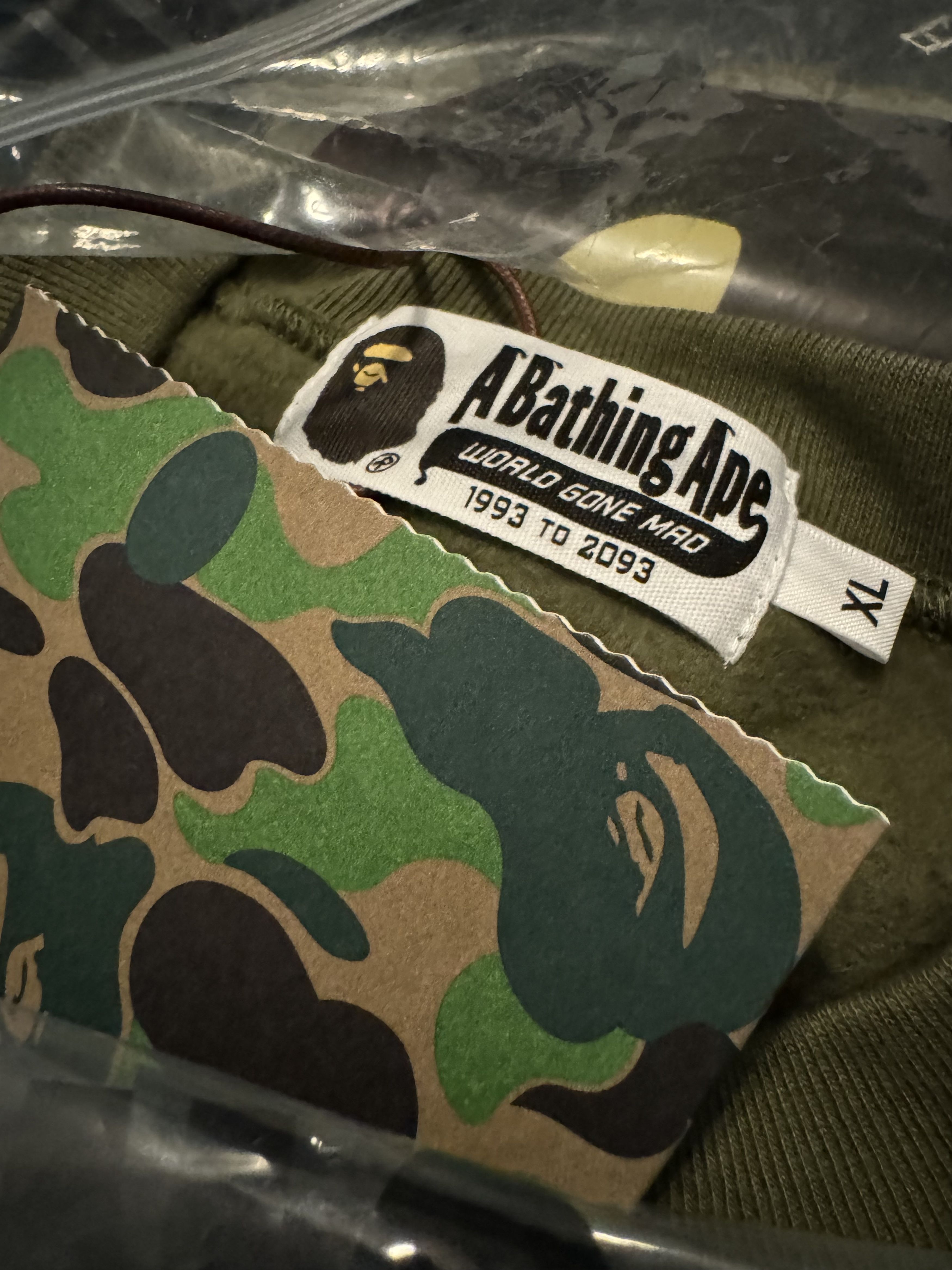 Bape 1st Camo One Point Crewneck Size US XL / EU 56 / 4 - 6 Thumbnail