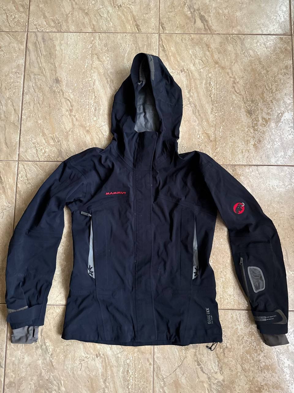 Mammut Mammut nirvana Ski Jacket black winter hiking wind jacket Size XS / US 0-2 / IT 36-38 - 1 Thumbnail