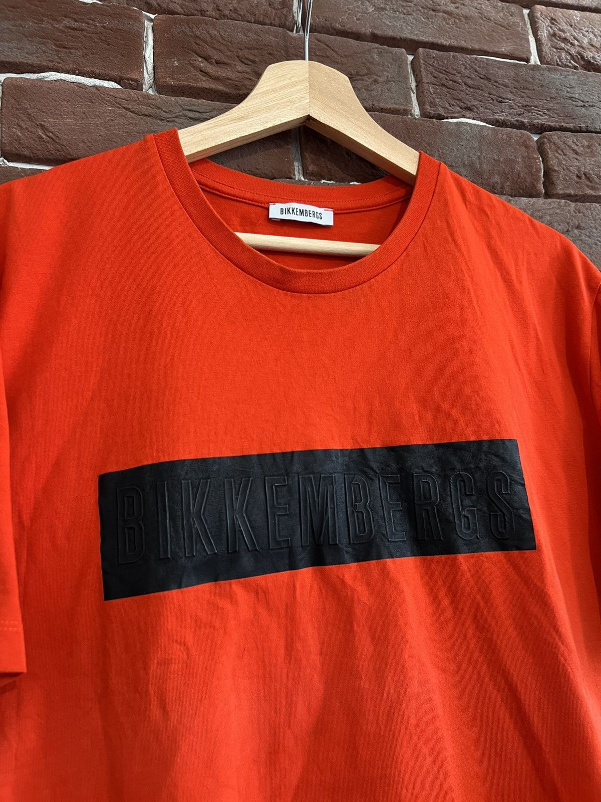 Dirk Bikkembergs Dirk Bikkembergs Logo Hype Tshirt XL Orange Soccer Size US XL / EU 56 / 4 - 3 Thumbnail