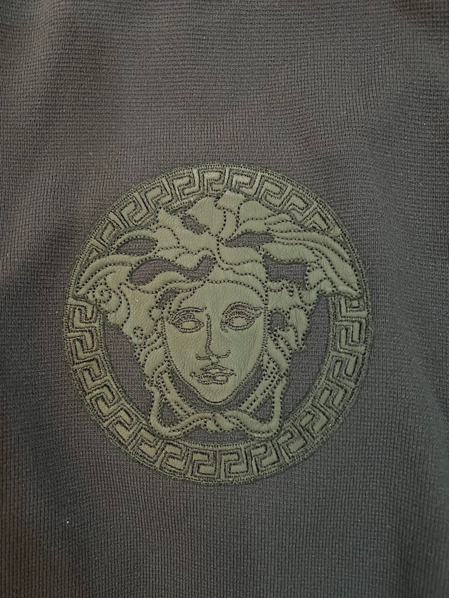 Versace Versace Logo Cardigan Size 52 (New, Authentic, Classic) Size US L / EU 52-54 / 3 - 3 Thumbnail