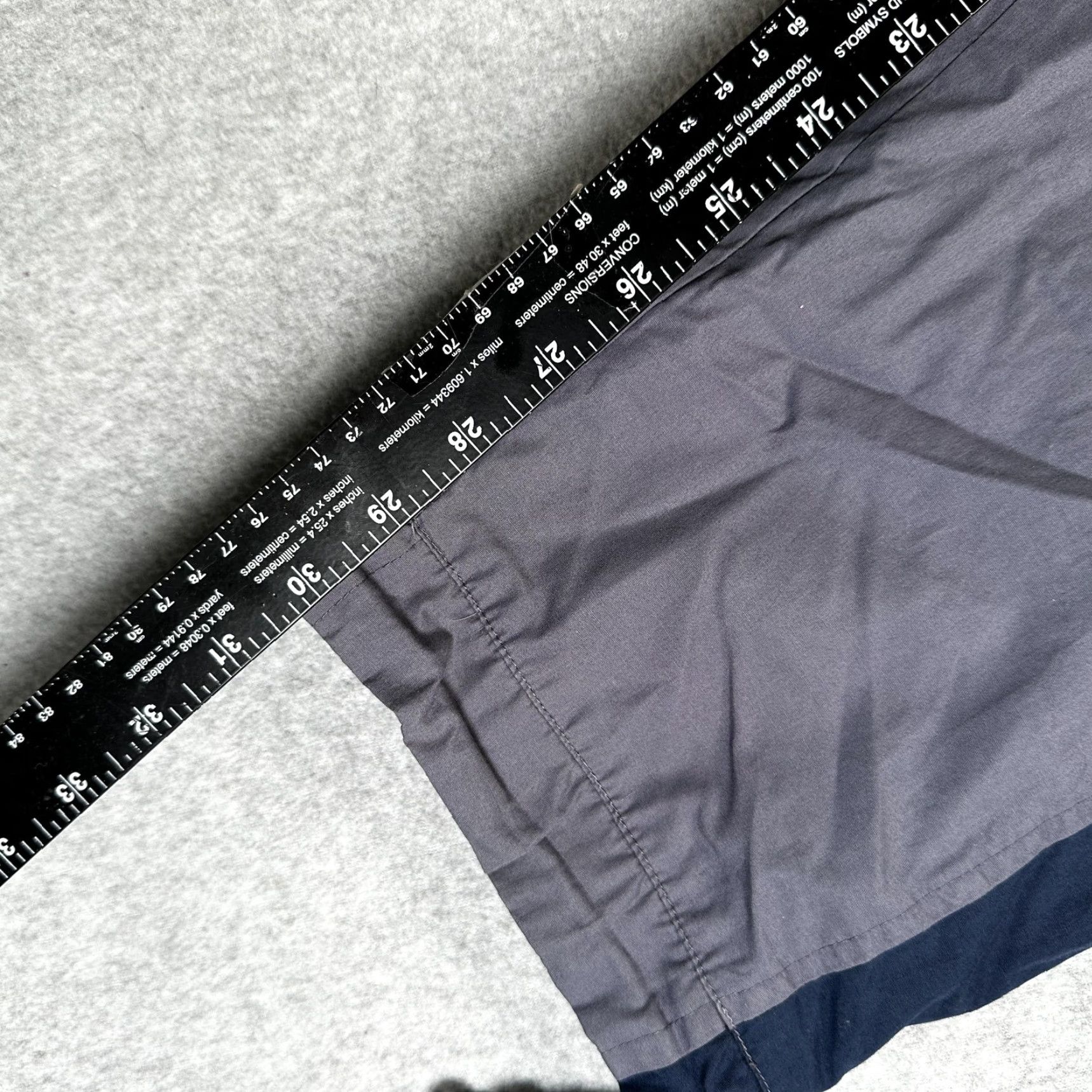 Nike VINTAGE Nike Track Pants Mens Large Gray Navy Elastic Lined Drawstring Warmup Size US 33 - 7 Thumbnail