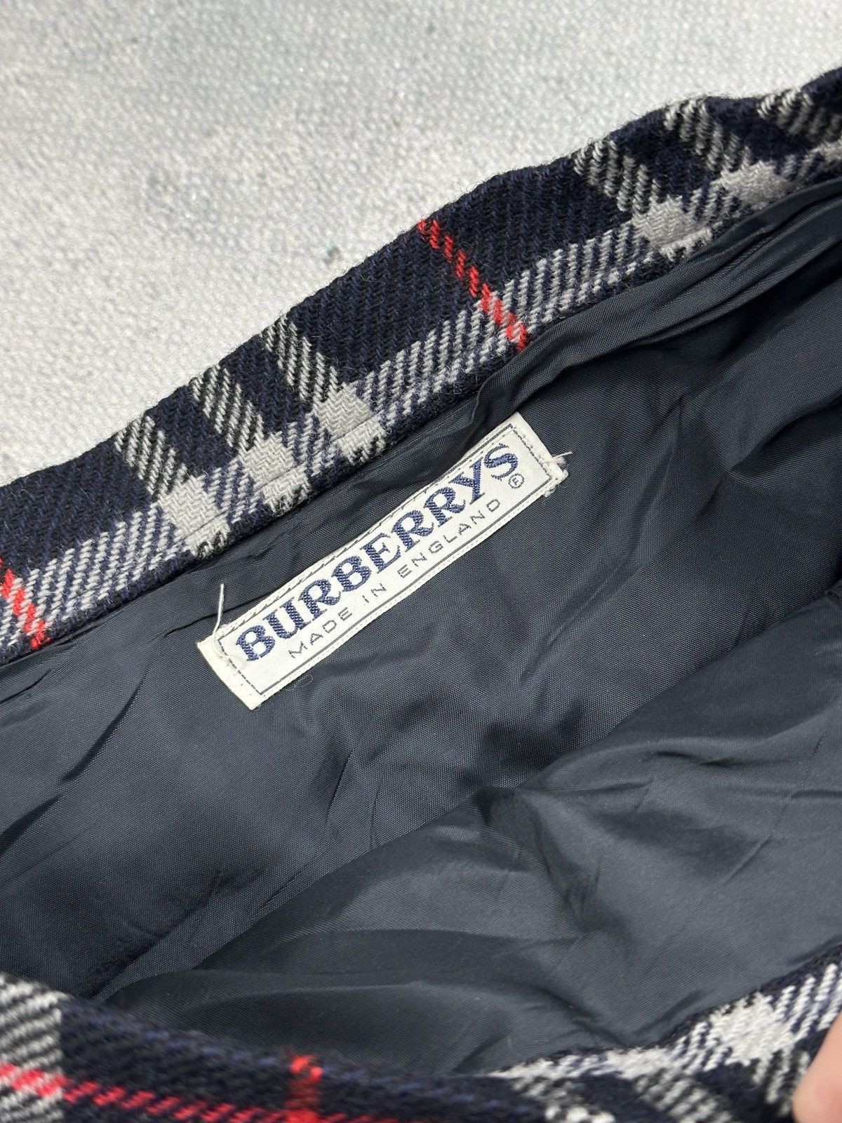 Burberry Vintage Burberrys Nova Check Wool Pleated Skirt UK Heritage Size 28" / US 6 / IT 42 - 10 Thumbnail