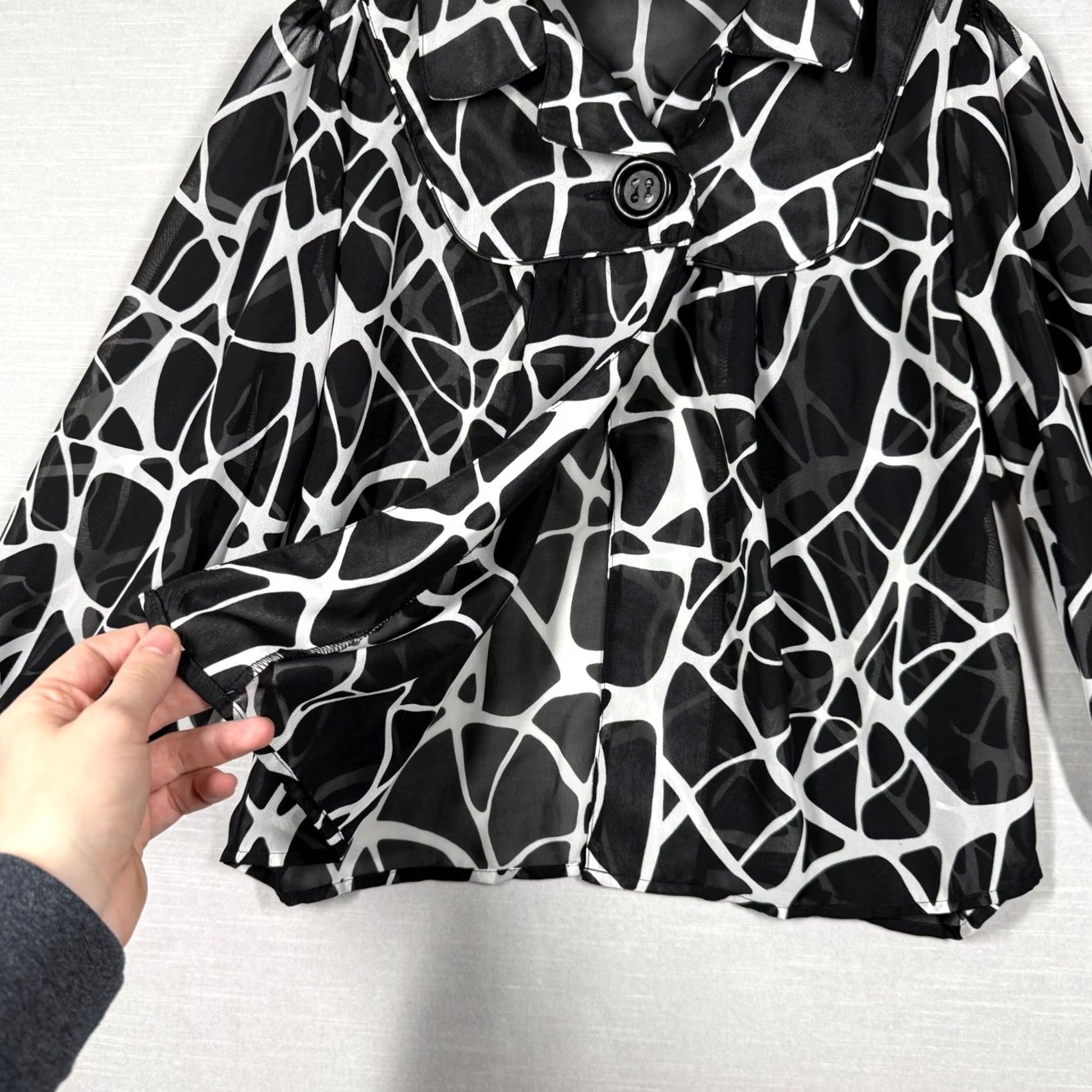 Vintage Serenade Top Womens Medium Black White Chic Flowy Office Casual Size M / US 6-8 / IT 42-44 - 5 Thumbnail
