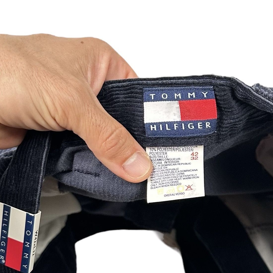 Tommy Hilfiger Vintage Tommy Hilfiger Corduroy Pants 42 X 32 Pleated Blue Size US 42 / EU 58 - 5 Thumbnail