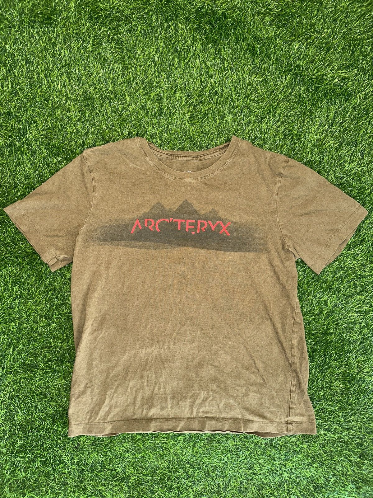 Arc'teryx Arcteryx mountain outdoors tee shirt size medium Size US M / EU 48-50 / 2 - 1 Thumbnail