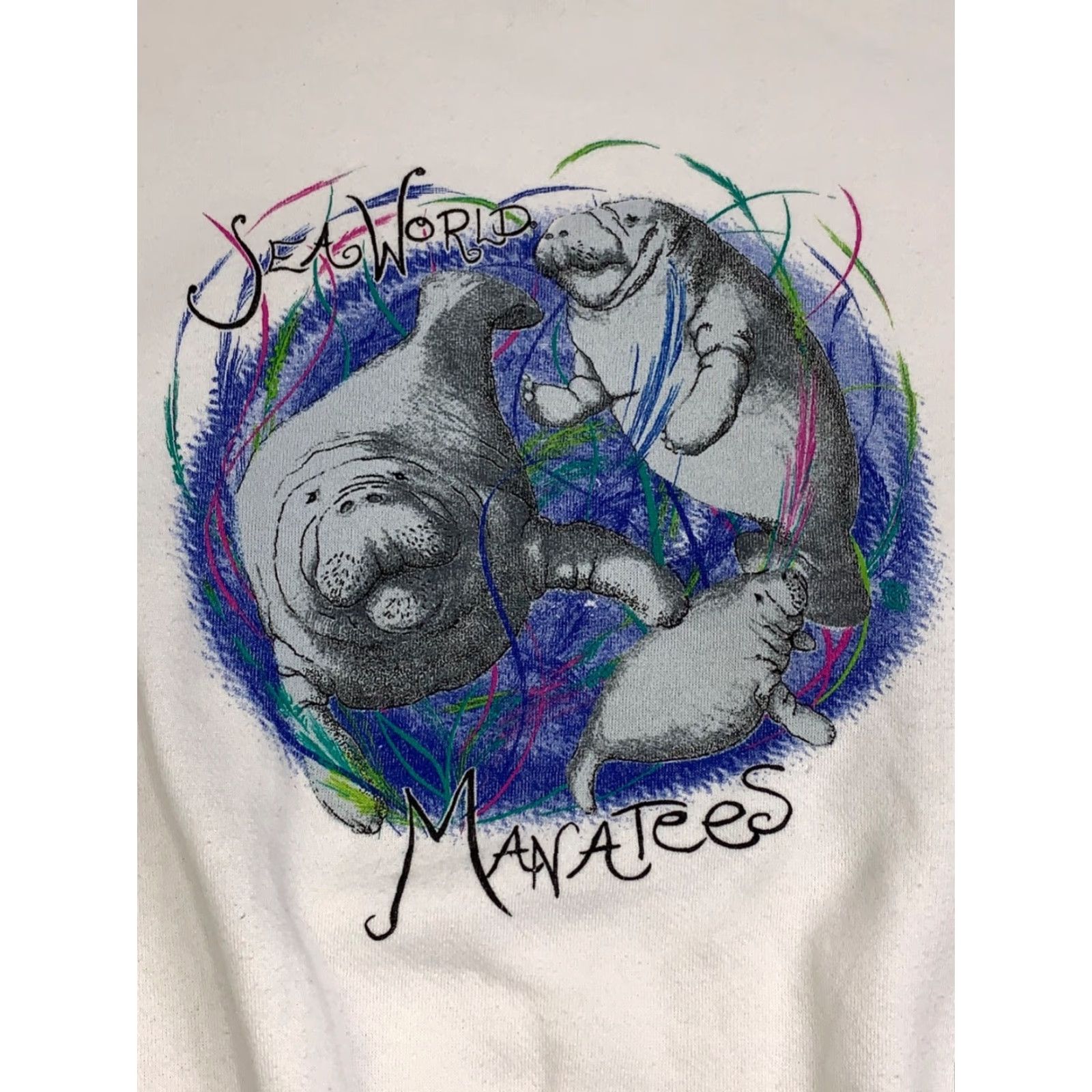 Tultex VINTAGE Seaworld manatees Sweatshirt Tultex White Graphic Print Men L Sweatshirt Size US L / EU 52-54 / 3 - 3 Thumbnail