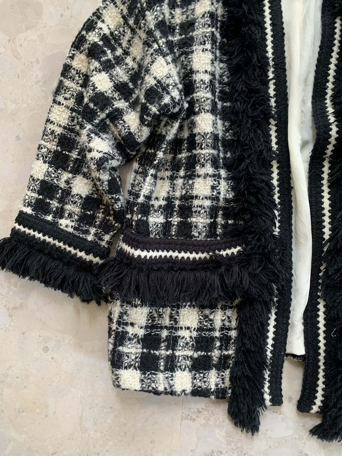 Gucci Gucci Black Ivory Wool Boucle Tweed Jacket Size XS / US 0-2 / IT 36-38 - 4 Thumbnail
