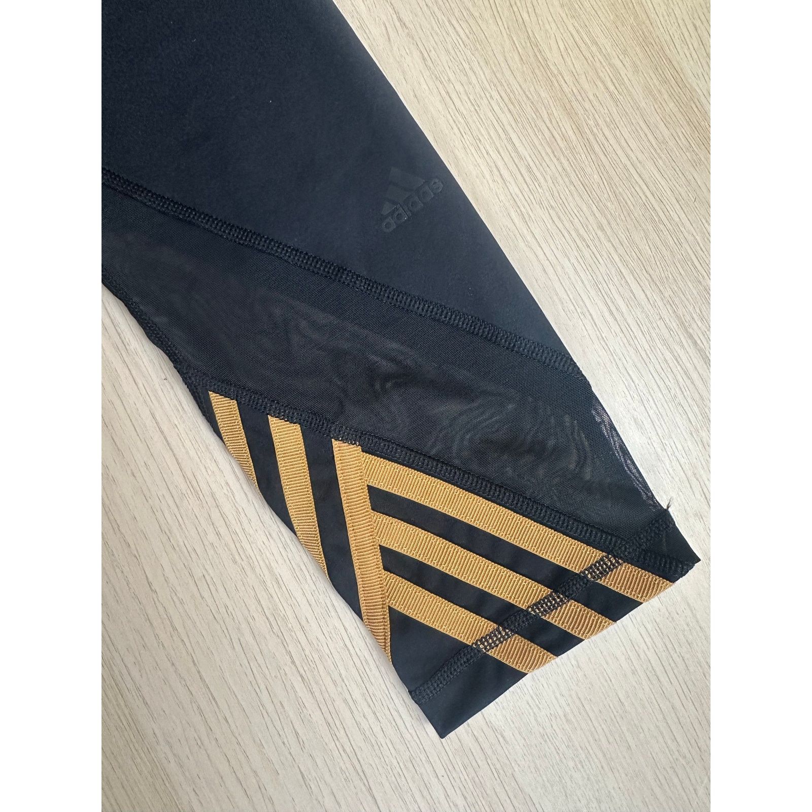 Ivy Park Adidas x Ivy Park Black and Gold Leggings - Size S - Mint Size 26" / US 2 / IT 38 - 4 Thumbnail