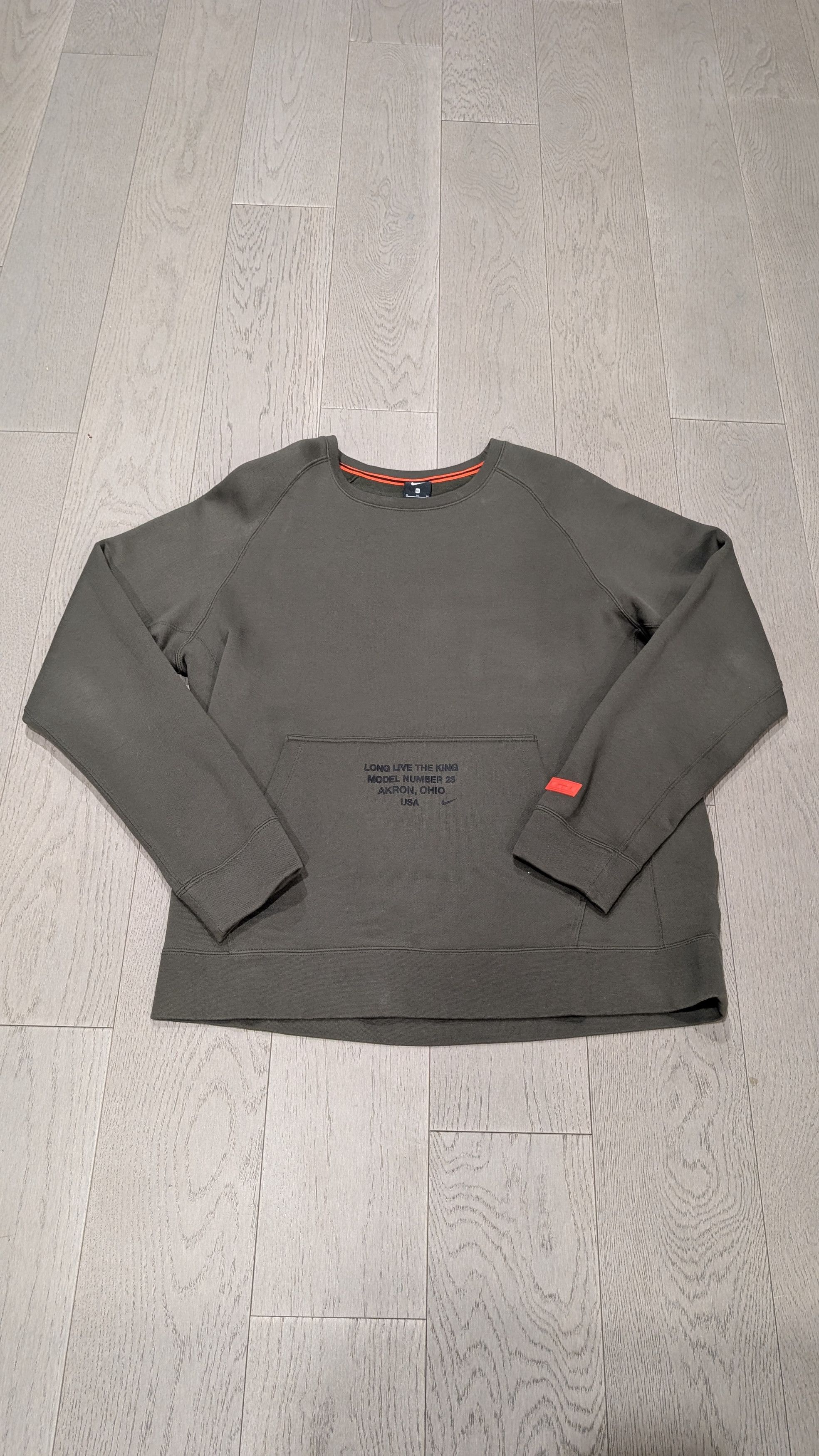 Nike Nike Lebron Long Live The King Sweatshirt **LOWEST PRICE Size US XL / EU 56 / 4 - 1 Thumbnail