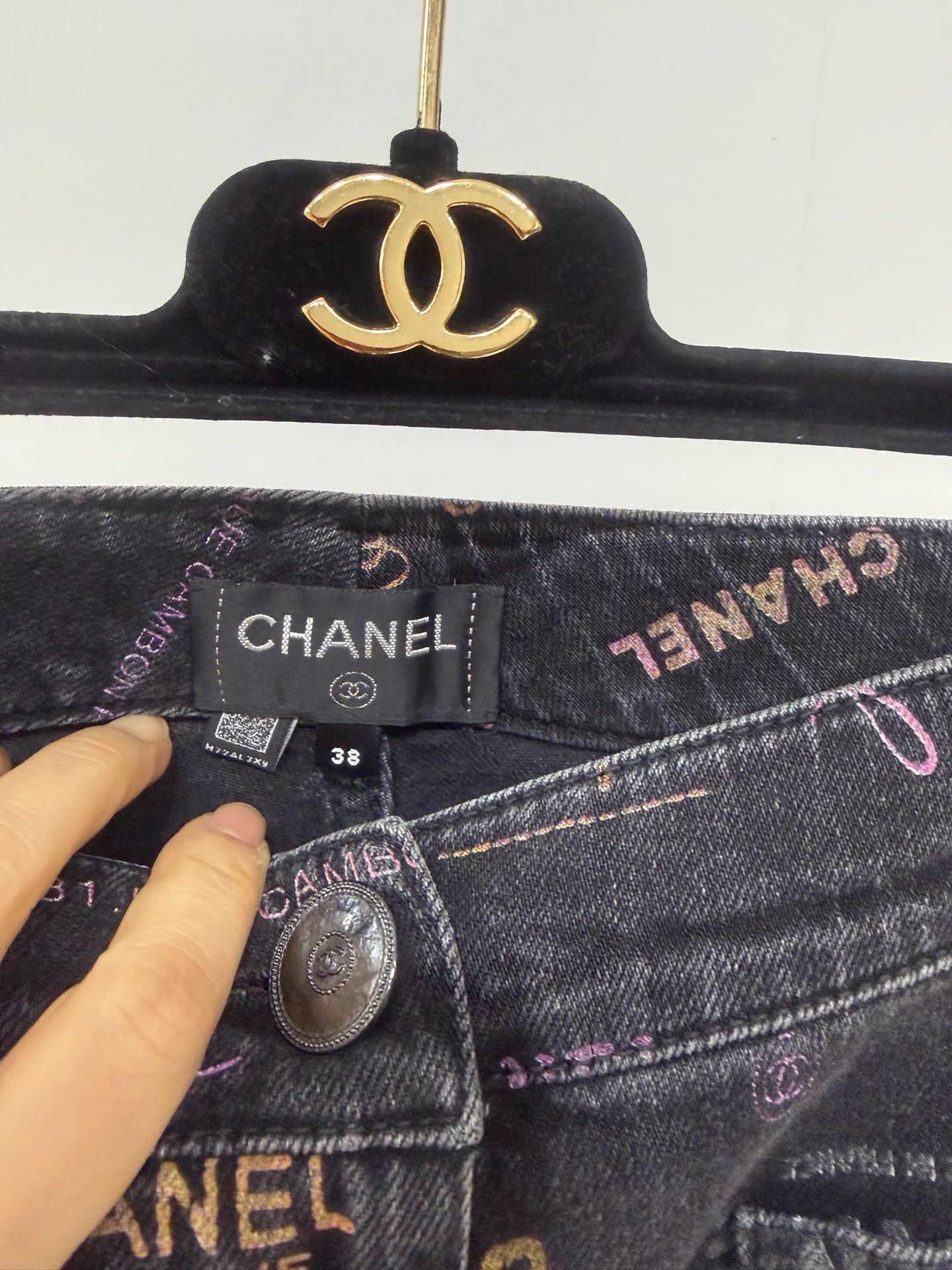 Chanel Chanel Straight Graffiti Letter 9 Jeans FR38 New Size 27" / US 4 / IT 40 - 3 Thumbnail