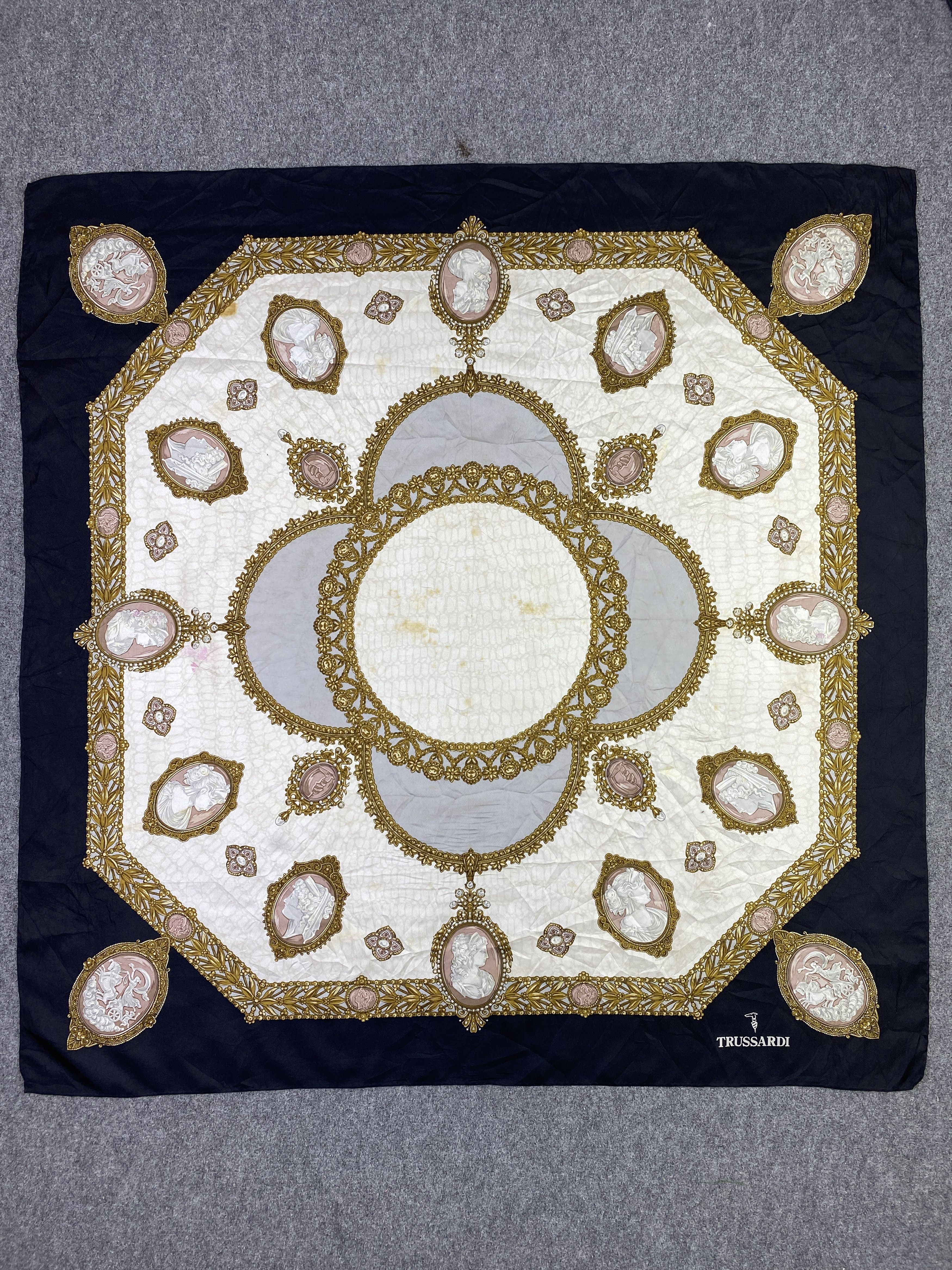 Trussardi Vintage Trussardi Silk Scarf / Silk Shawl SN0279 Size ONE SIZE - 3 Thumbnail