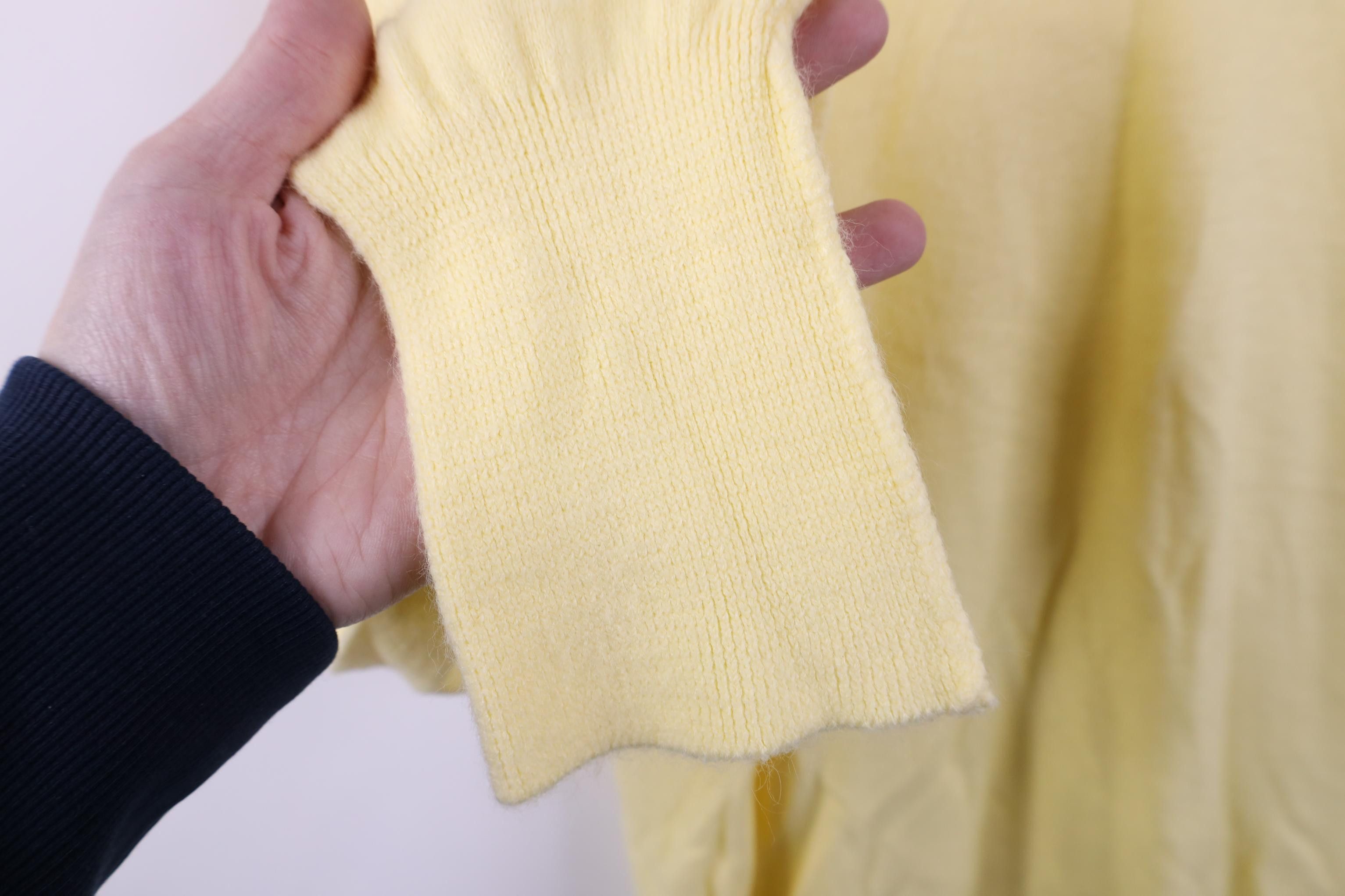 Izod Vintage 80s Izod Harbour Links Soft Knit V-Neck Sweater USA Size US XL / EU 56 / 4 - 7 Thumbnail