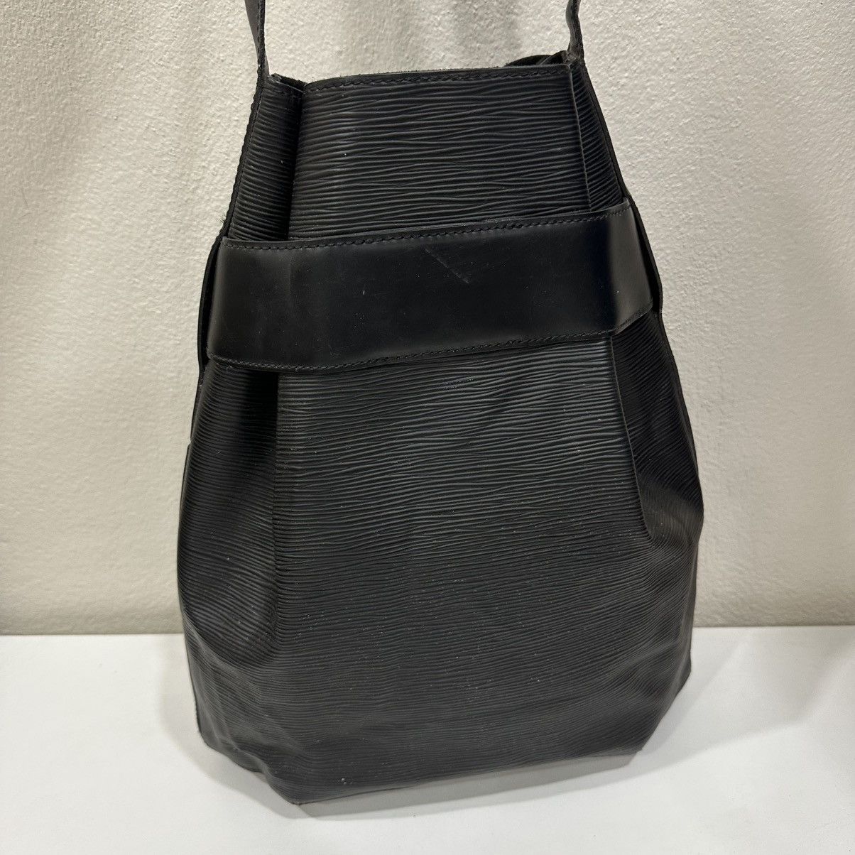 Louis Vuitton LOUIS VUITTON SAC D EPAULE BLACK EPI LEATHER SHOULDER BAG Size ONE SIZE - 3 Thumbnail