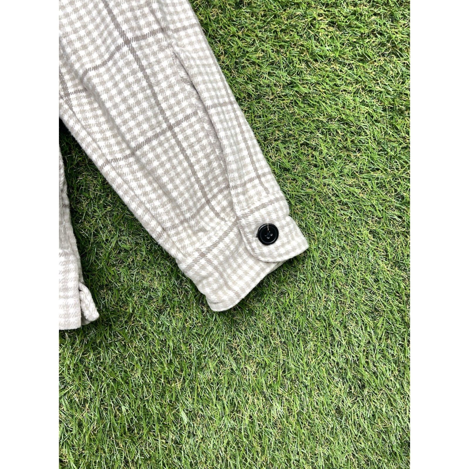 Abercrombie & Fitch VINTAGE Abercrombie & Fitch Shacket Shirt Mens Small Relaxed Oversized Plaid Flannel Button Beige 90s Outdoor Preppy Pocket Mens Size US S / EU 44-46 / 1 - 6 Thumbnail