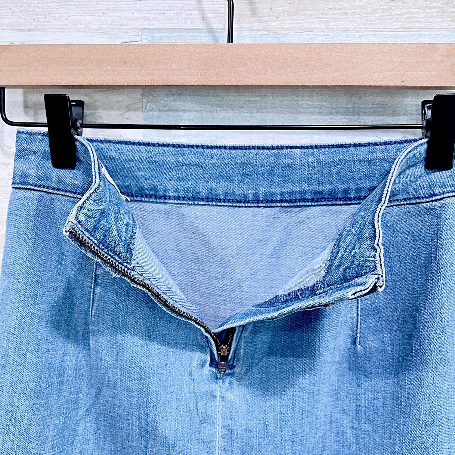 J.Crew J CREW Ruffle A Denim Skirt Blue Knee Length Womens 0 Size 25" / US 0 / IT 36 - 4 Thumbnail
