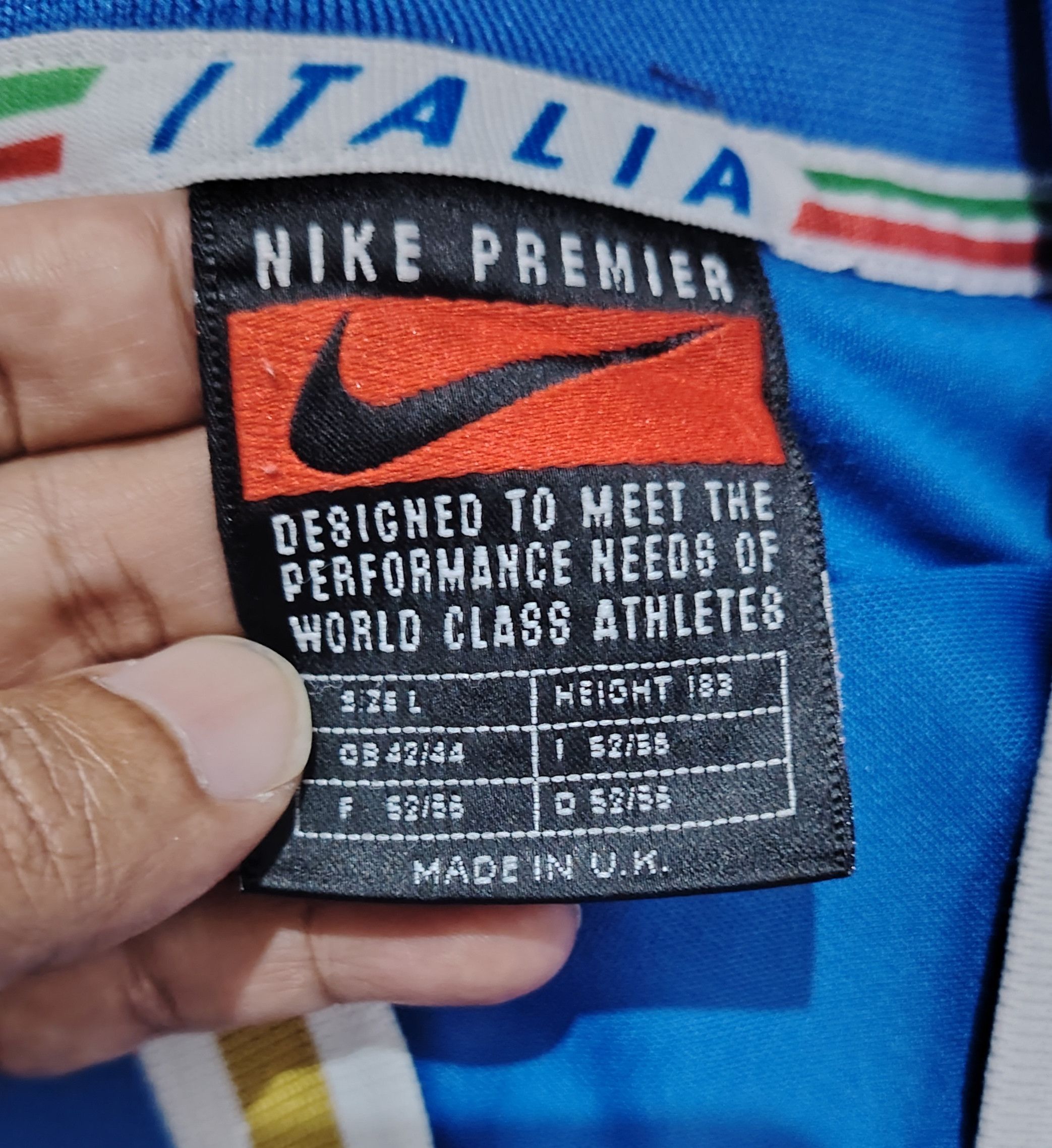 Nike Vintage 90s Nike Italia 94 Jersey#21 Zola Size US L / EU 52-54 / 3 - 3 Thumbnail