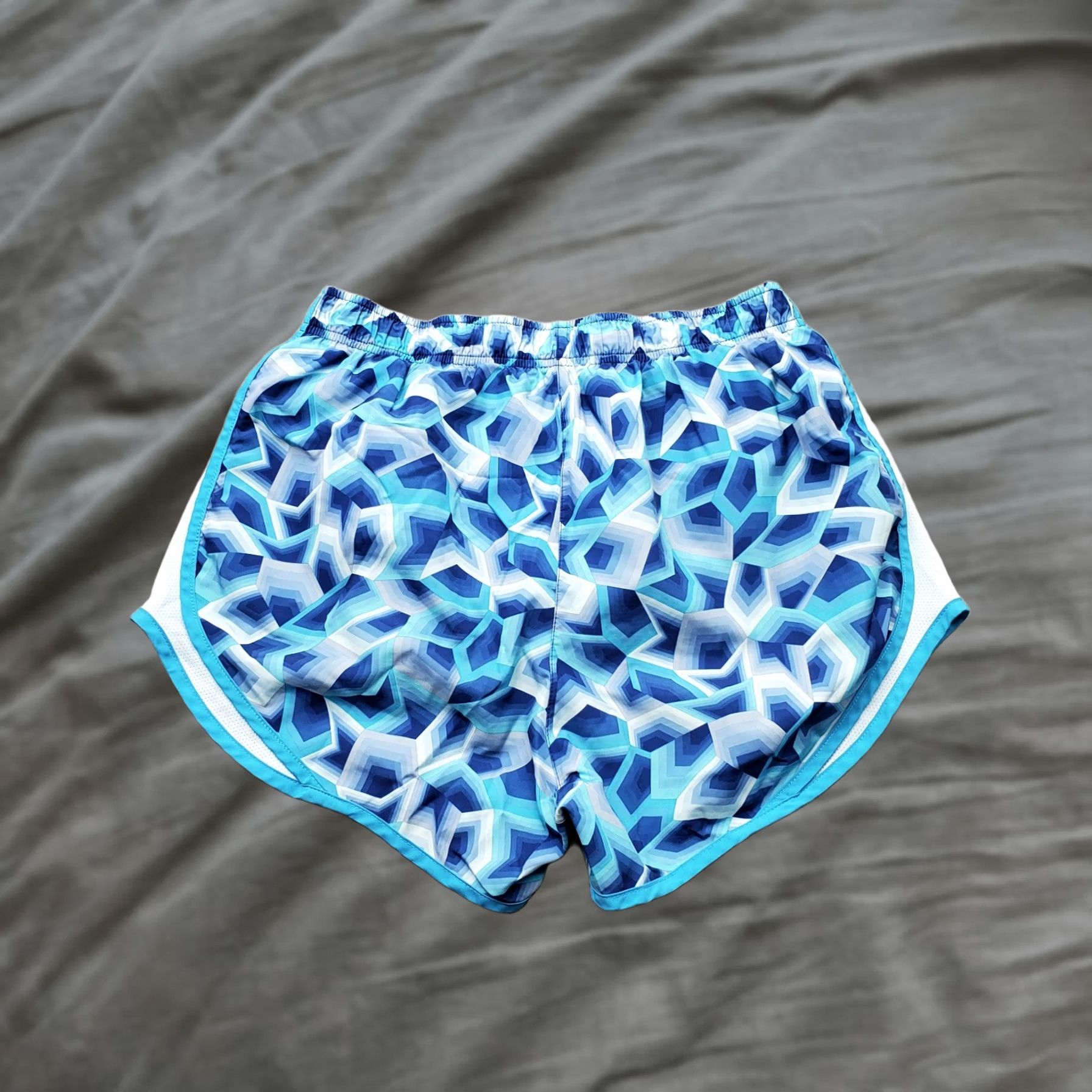 Nike Nike Athletic Shorts Womens M Multi Geo Print Dri Fit Elastic Waist Drawstring Size 32" / US 10 / IT 46 - 1 Thumbnail