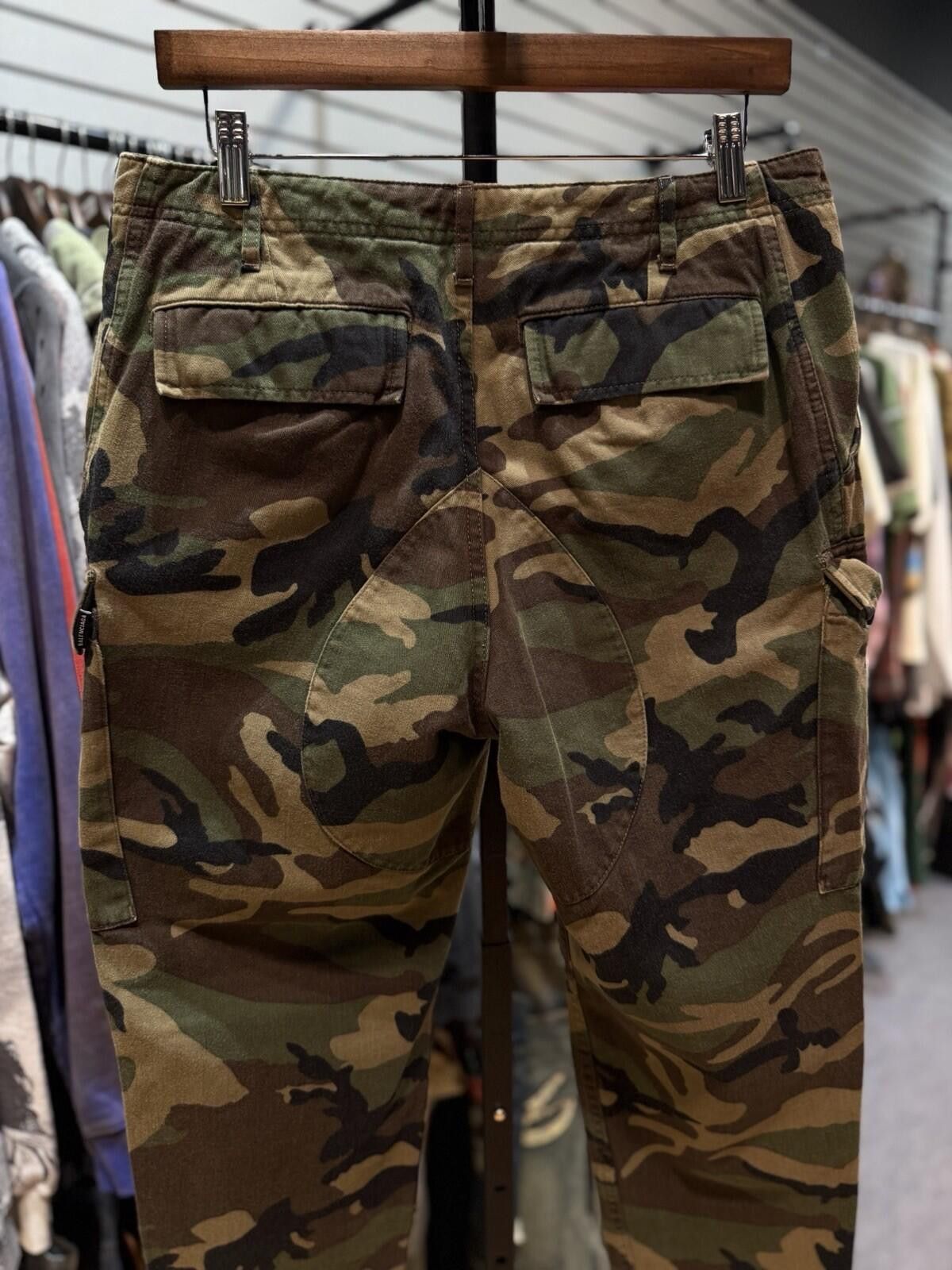 Balenciaga Balenciaga Cargo Pants Mens 48 Camo 100% Authentic Rare Size US 44 / EU 60 - 9 Thumbnail